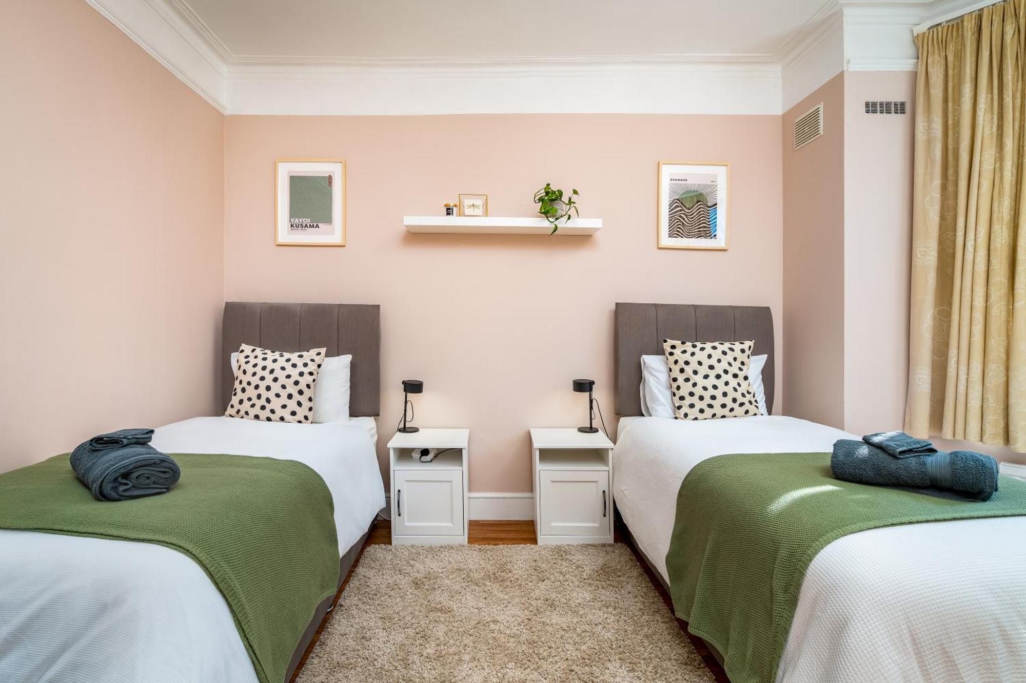Homely And Stylish With A Garden In East Finchley Apartment *