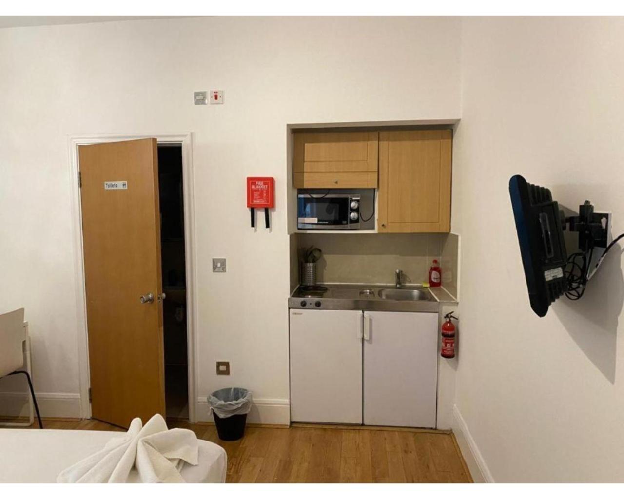 80 Inverness Terrace *