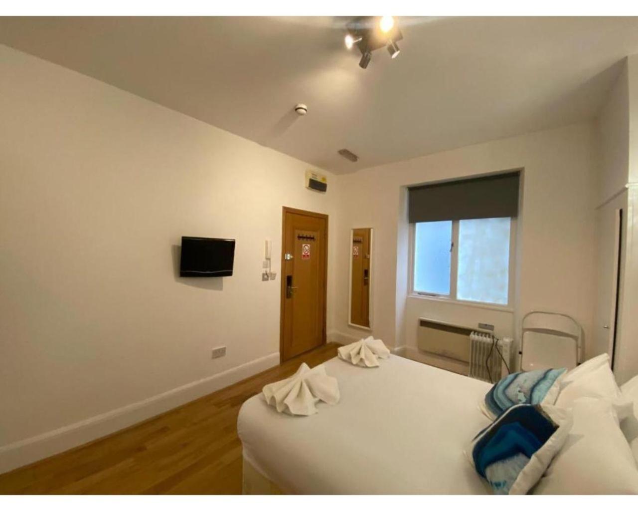 Apartment 80 Inverness Terrace London