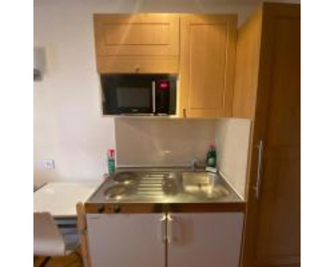 Apartment 80 Inverness Terrace *