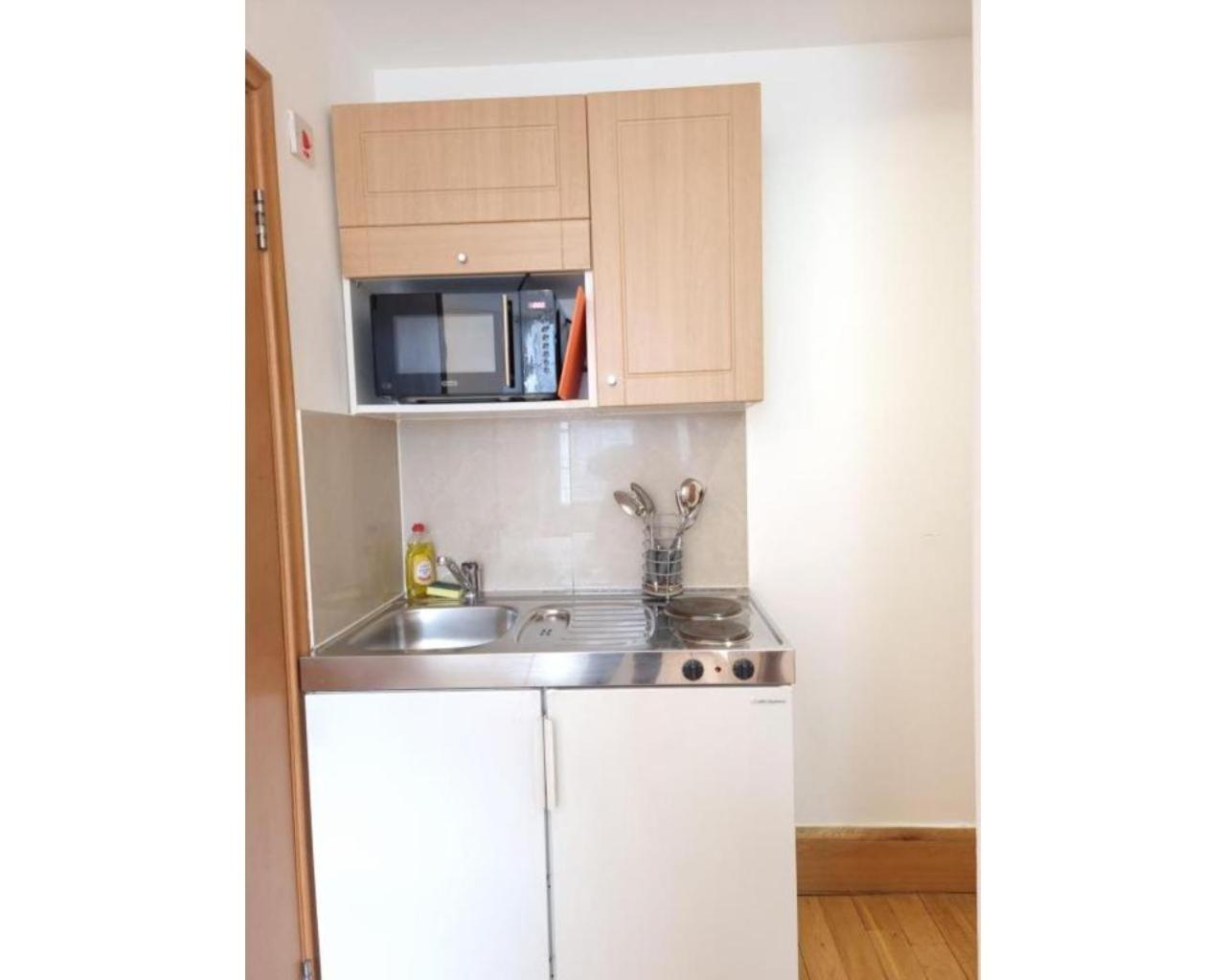 Apartment 80 Inverness Terrace London