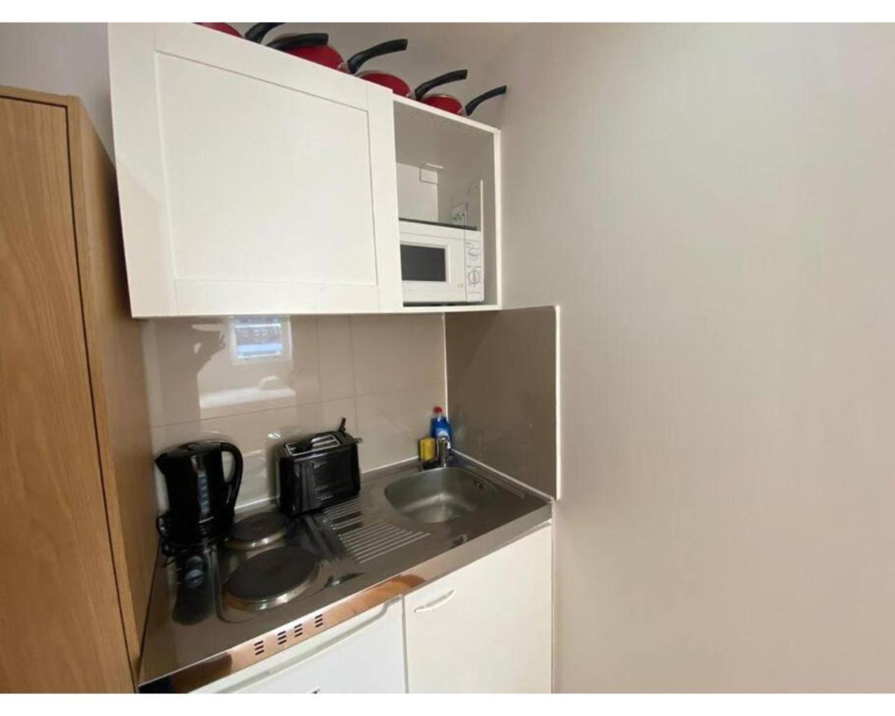 80 Inverness Terrace Apartment