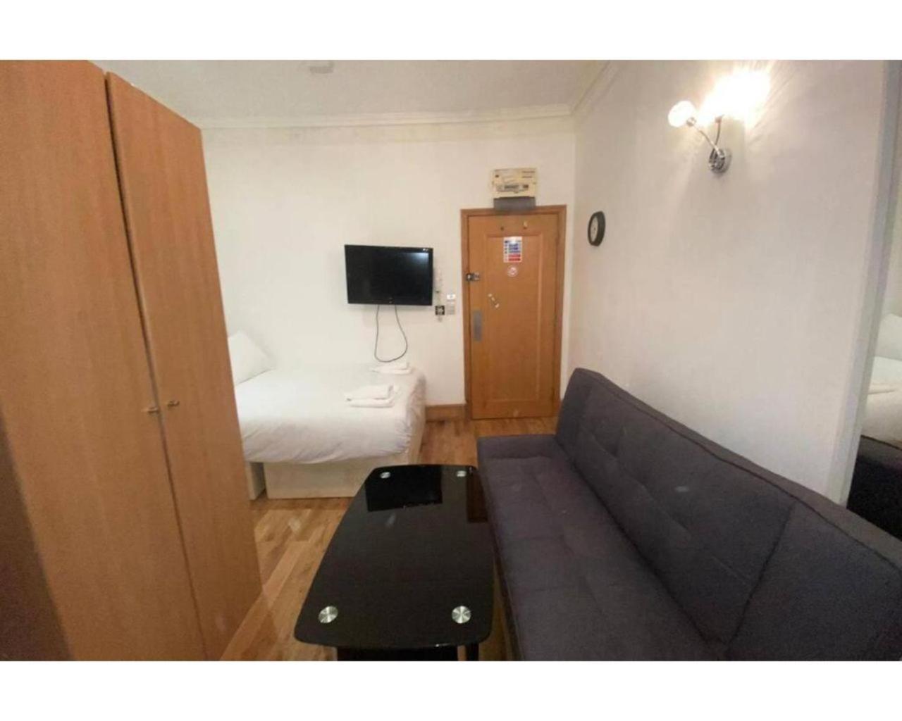 80 Inverness Terrace *