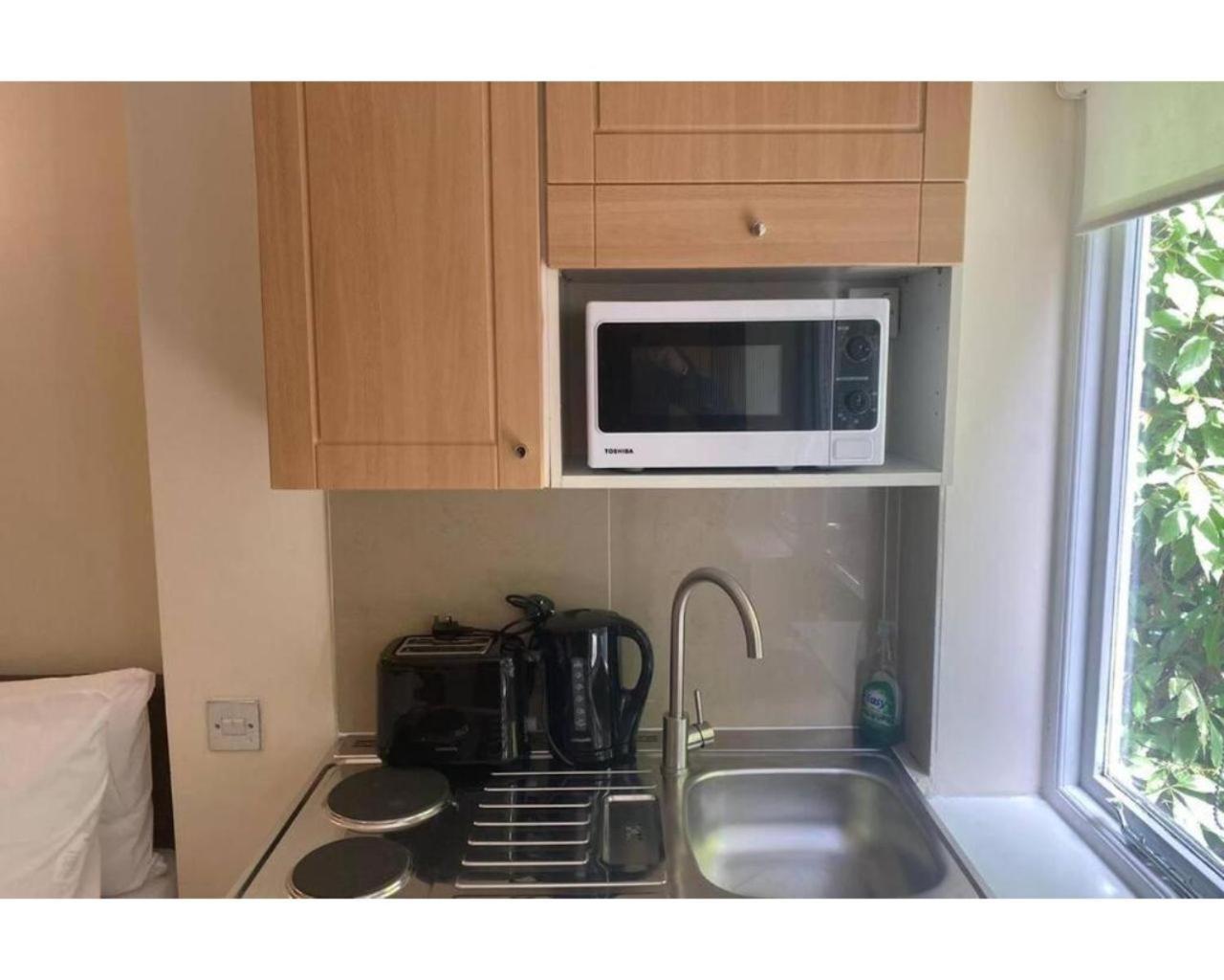80 Inverness Terrace *