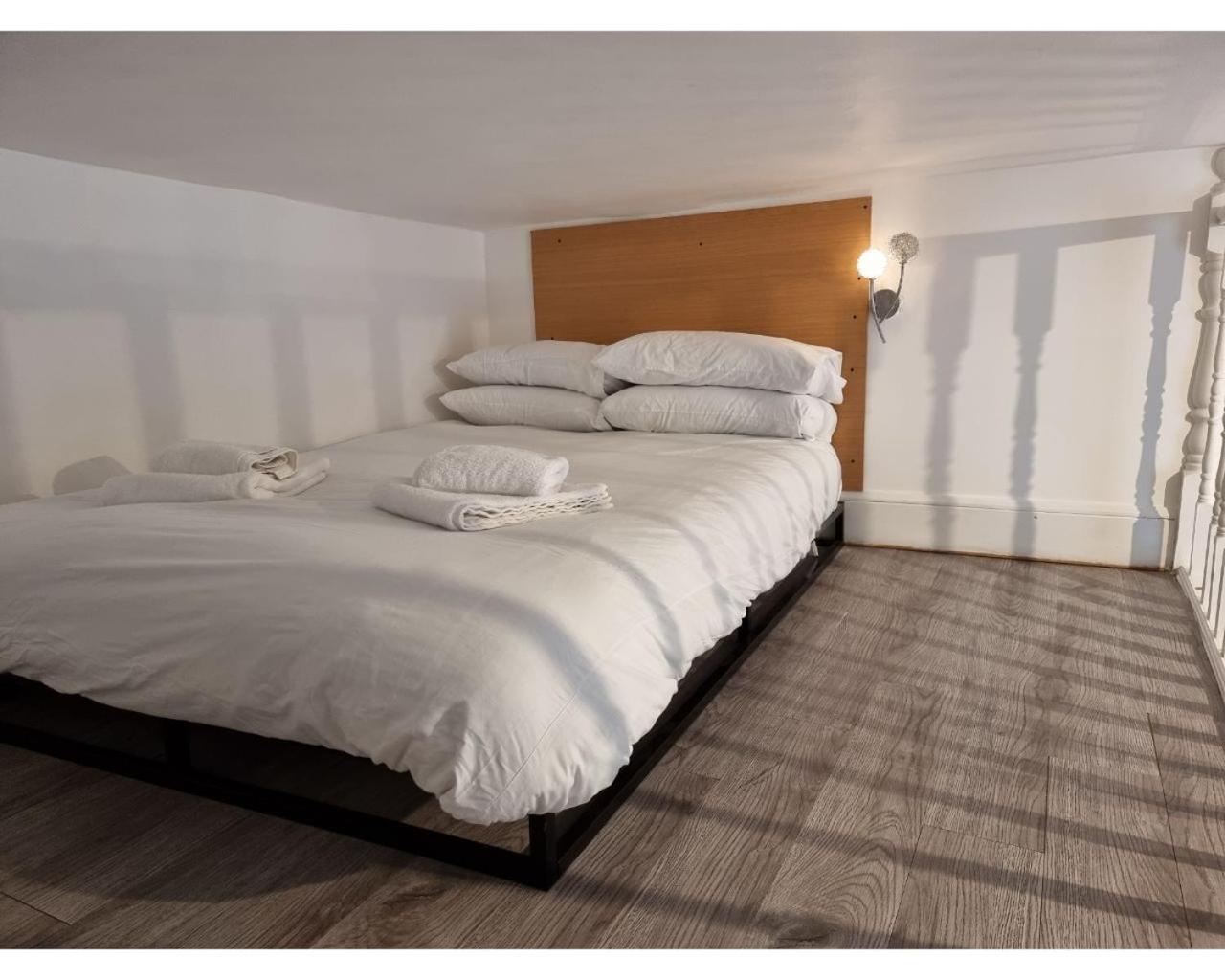 80 Inverness Terrace * London
