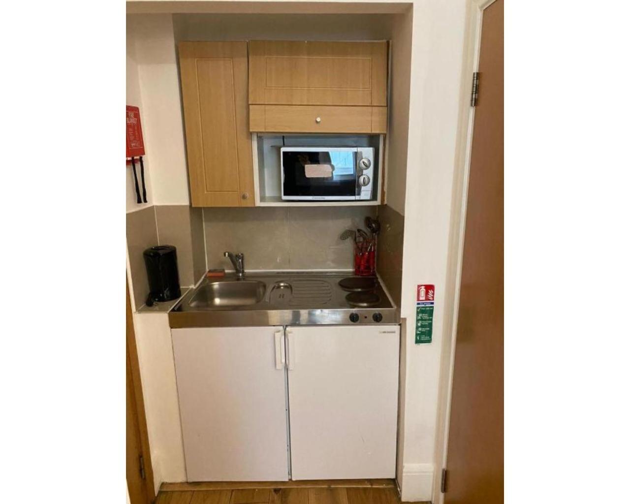 80 Inverness Terrace Apartment *