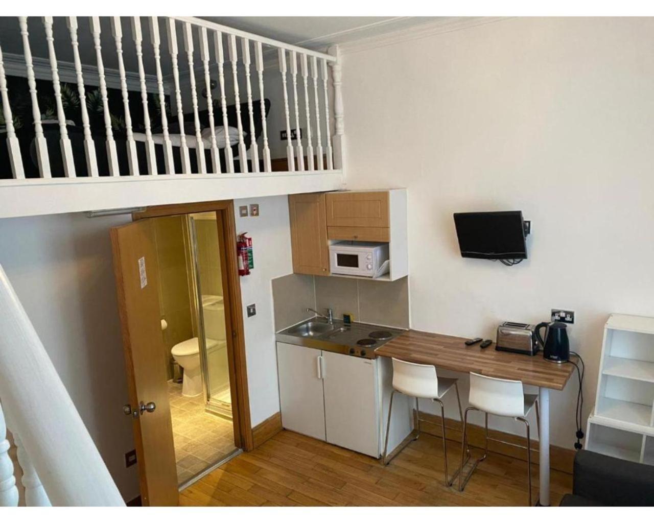 80 Inverness Terrace * London