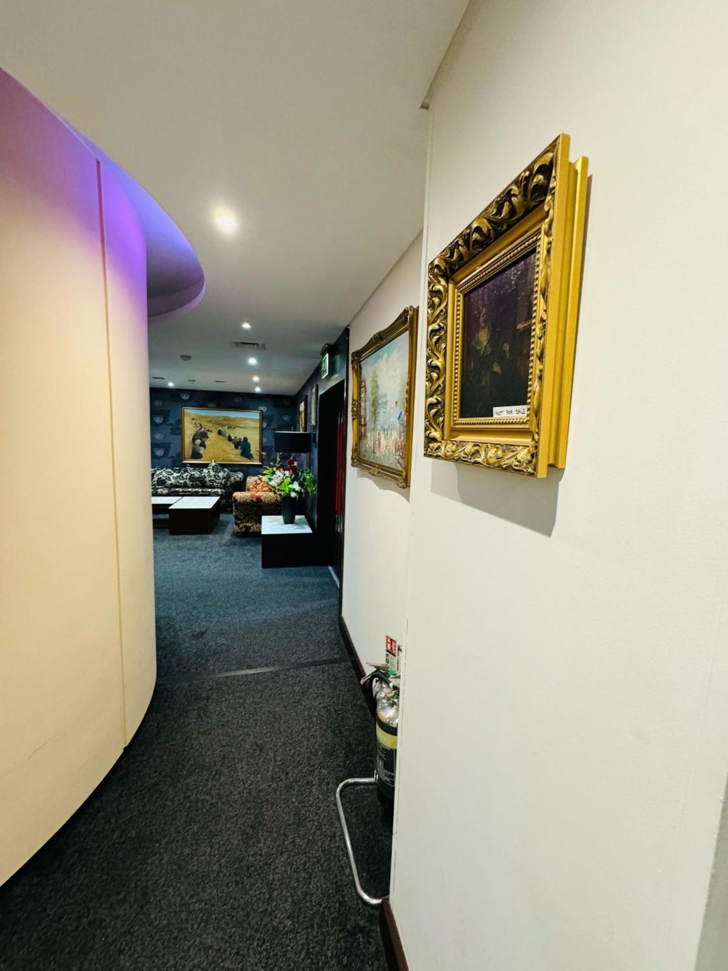 Hotel Rafayel &