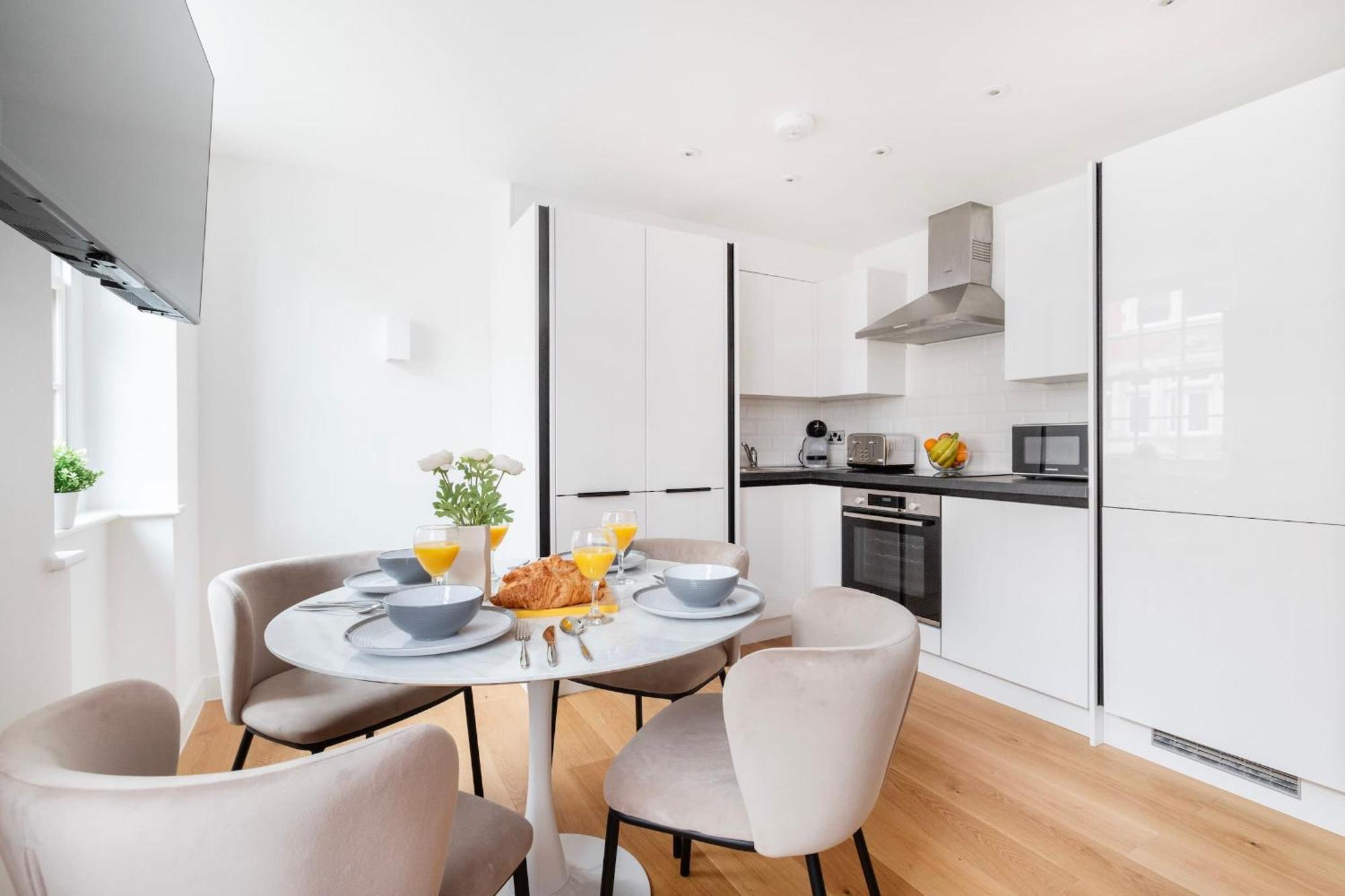 Lägenhet Fitzrovia With Balcony - Cityapartmentstay London
