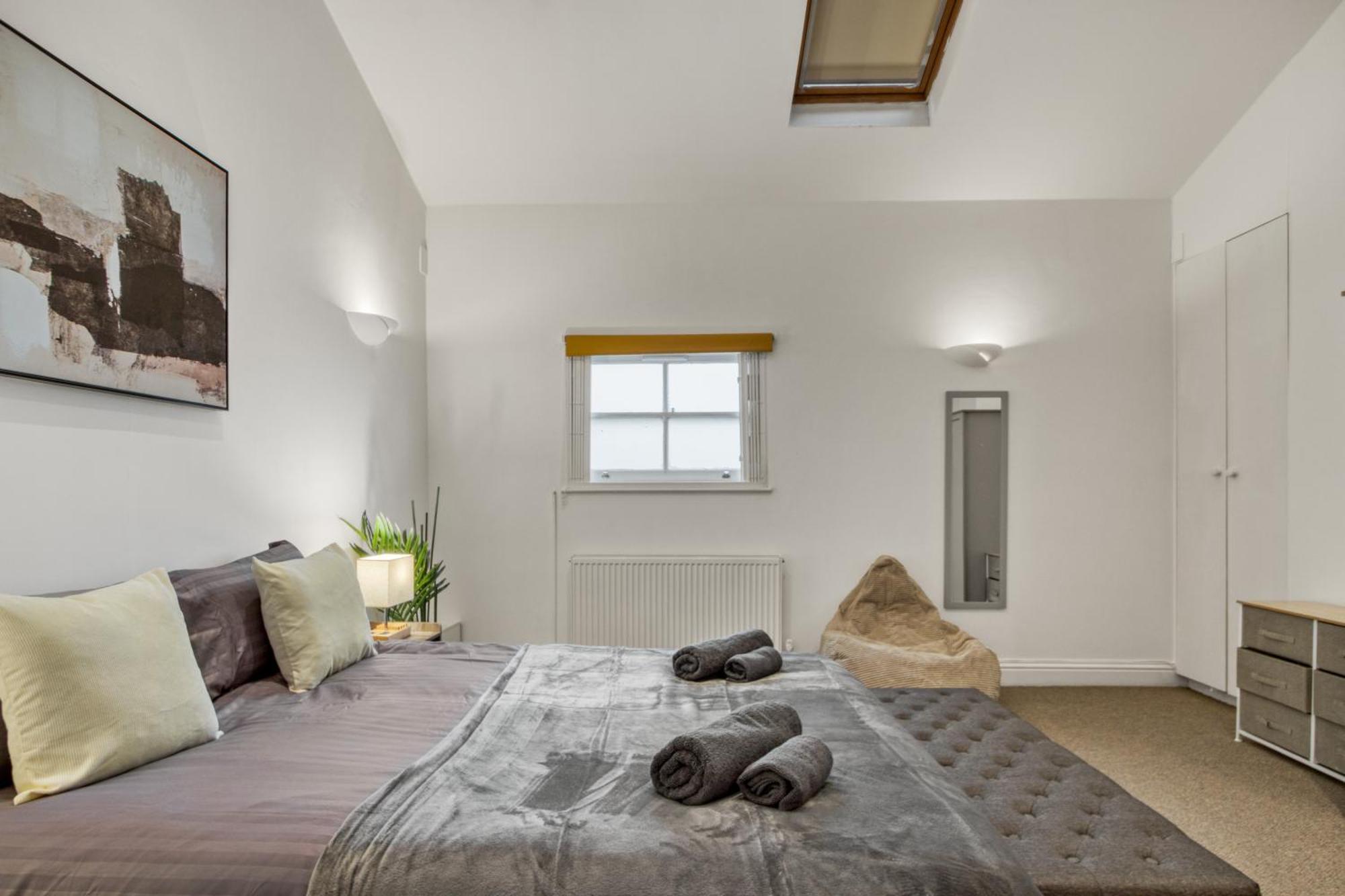 Vibrant 2-bed By Bow Lägenhet London
