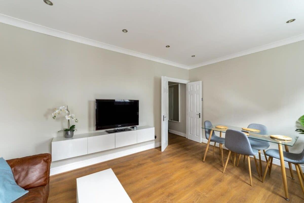 Modern And Bright 1 Bed Apartment, Tower Bridge * Londra