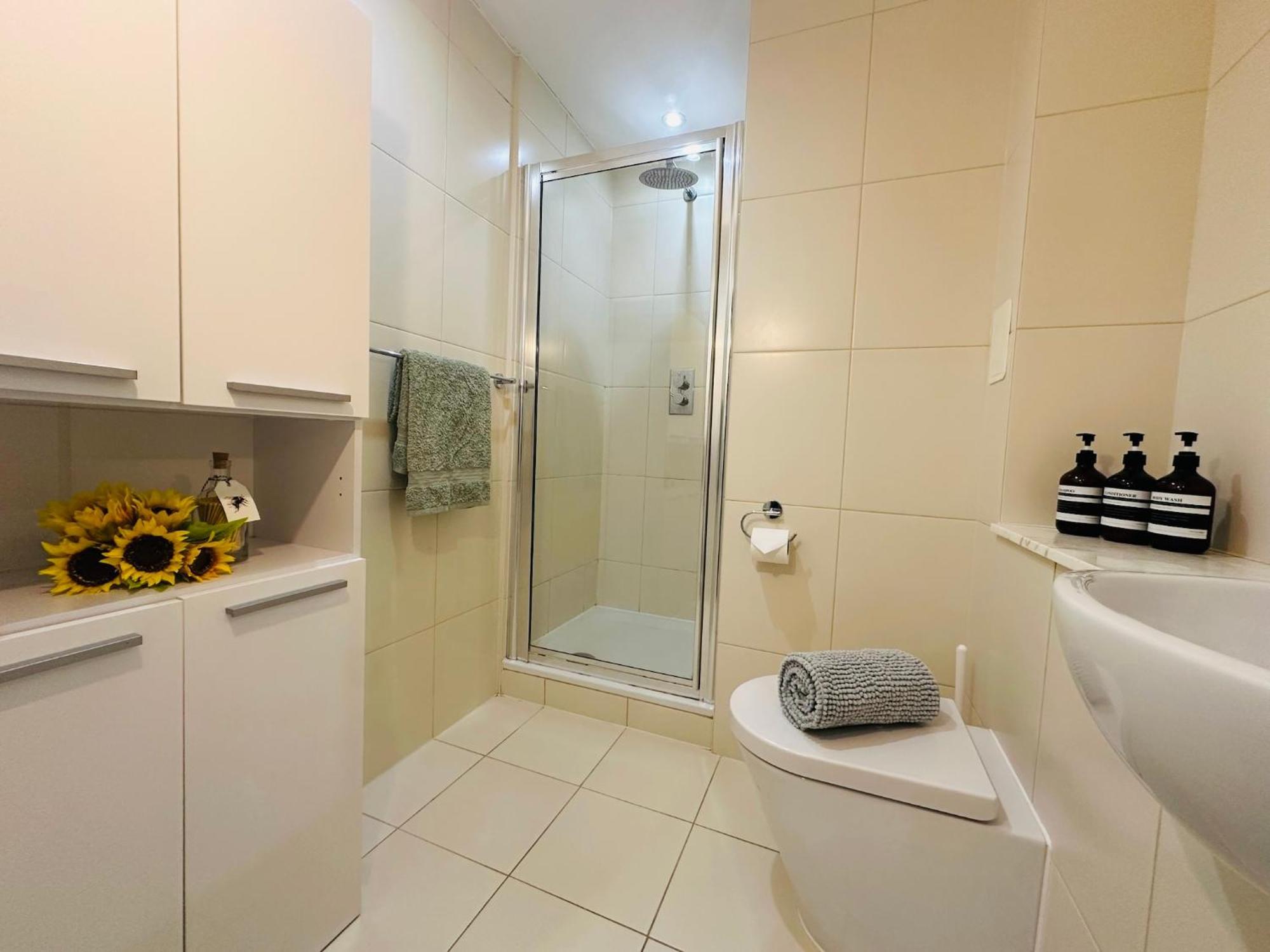 Stylish, Modern In Appartement *