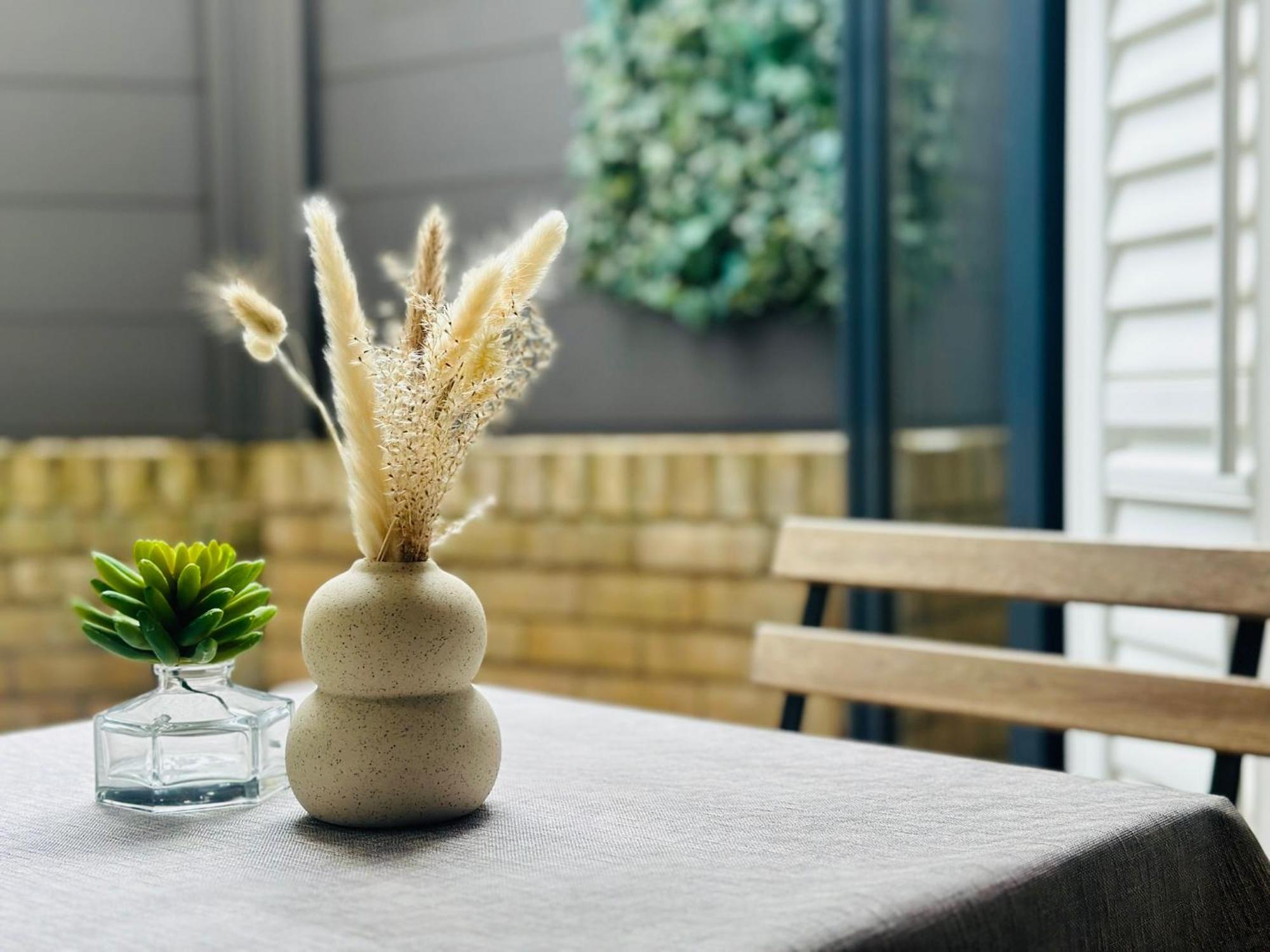 Stylish, Modern In Appartement