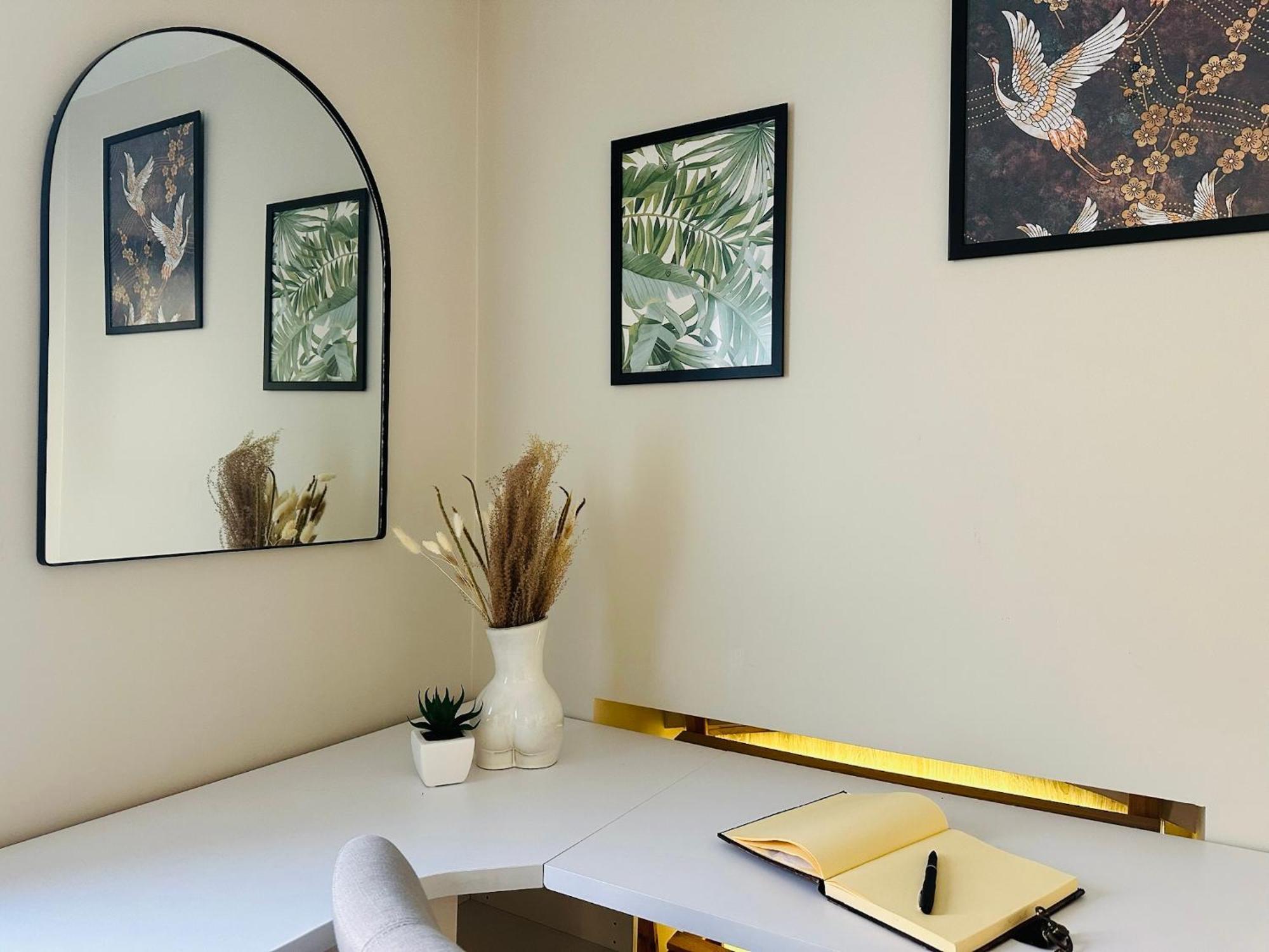 Stylish, Modern In Appartement *