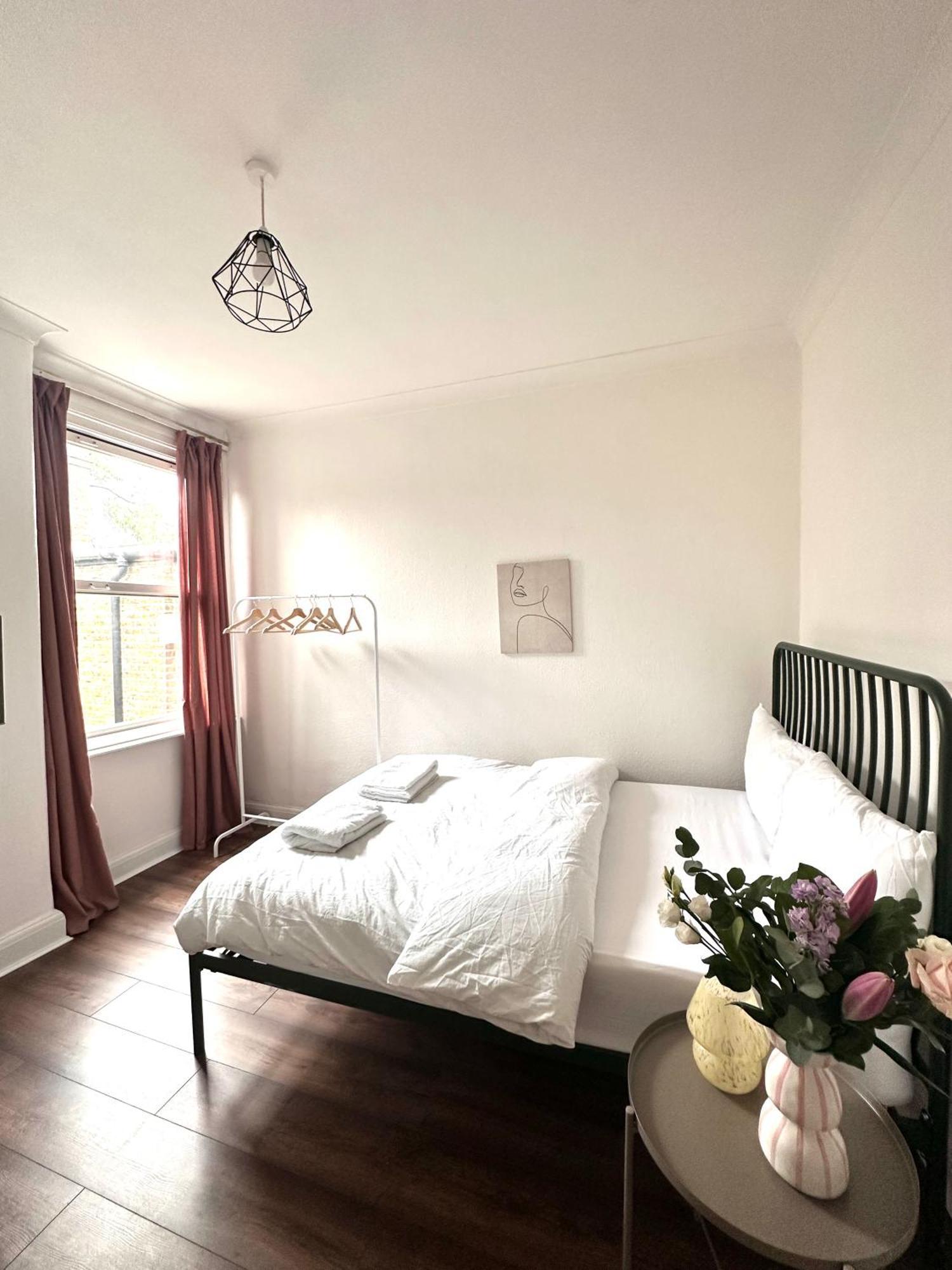 Feriehus Charming, Renovated In Willesden