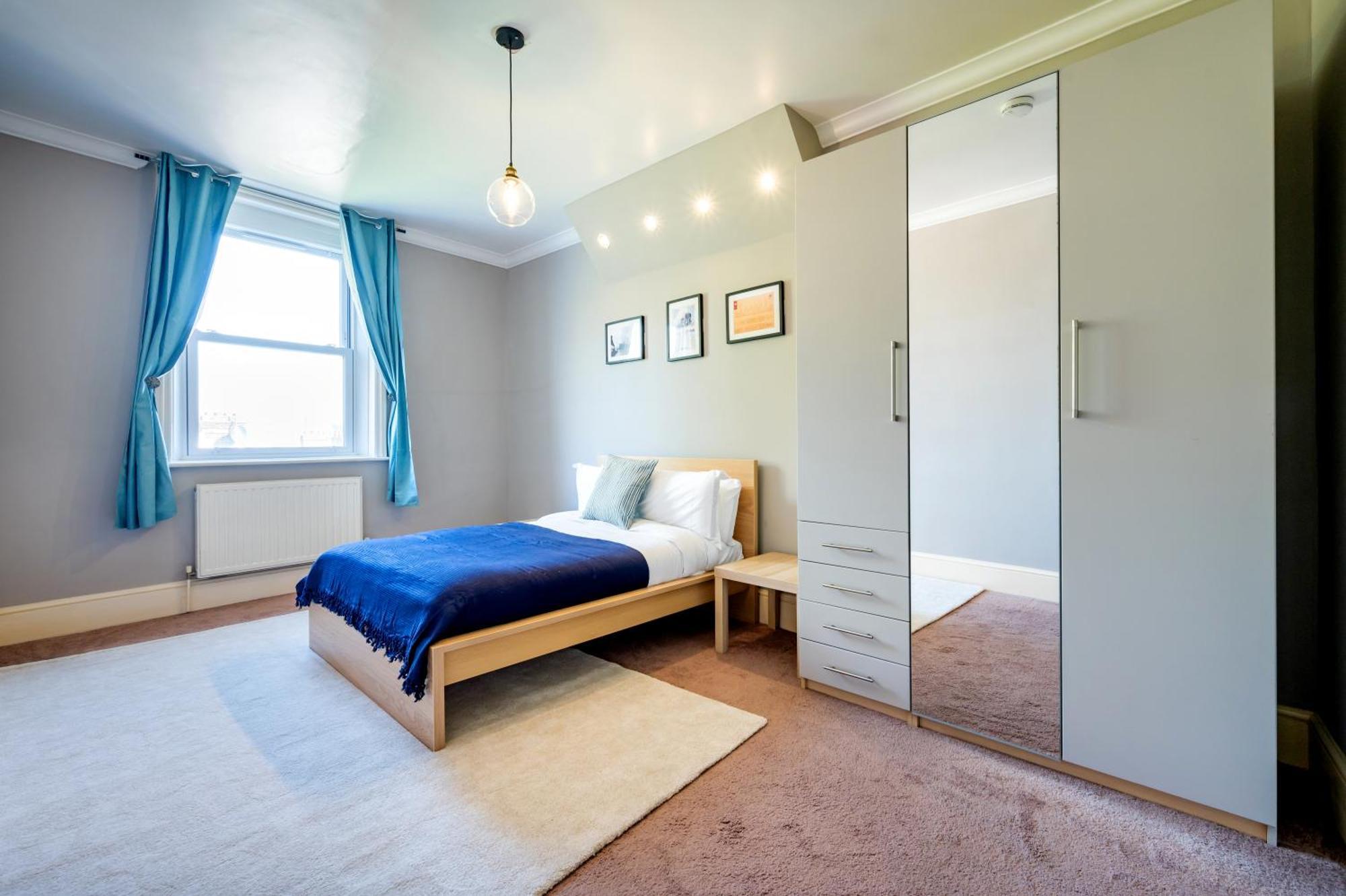 Lägenhet Large 1 Bedroom In Center Of London