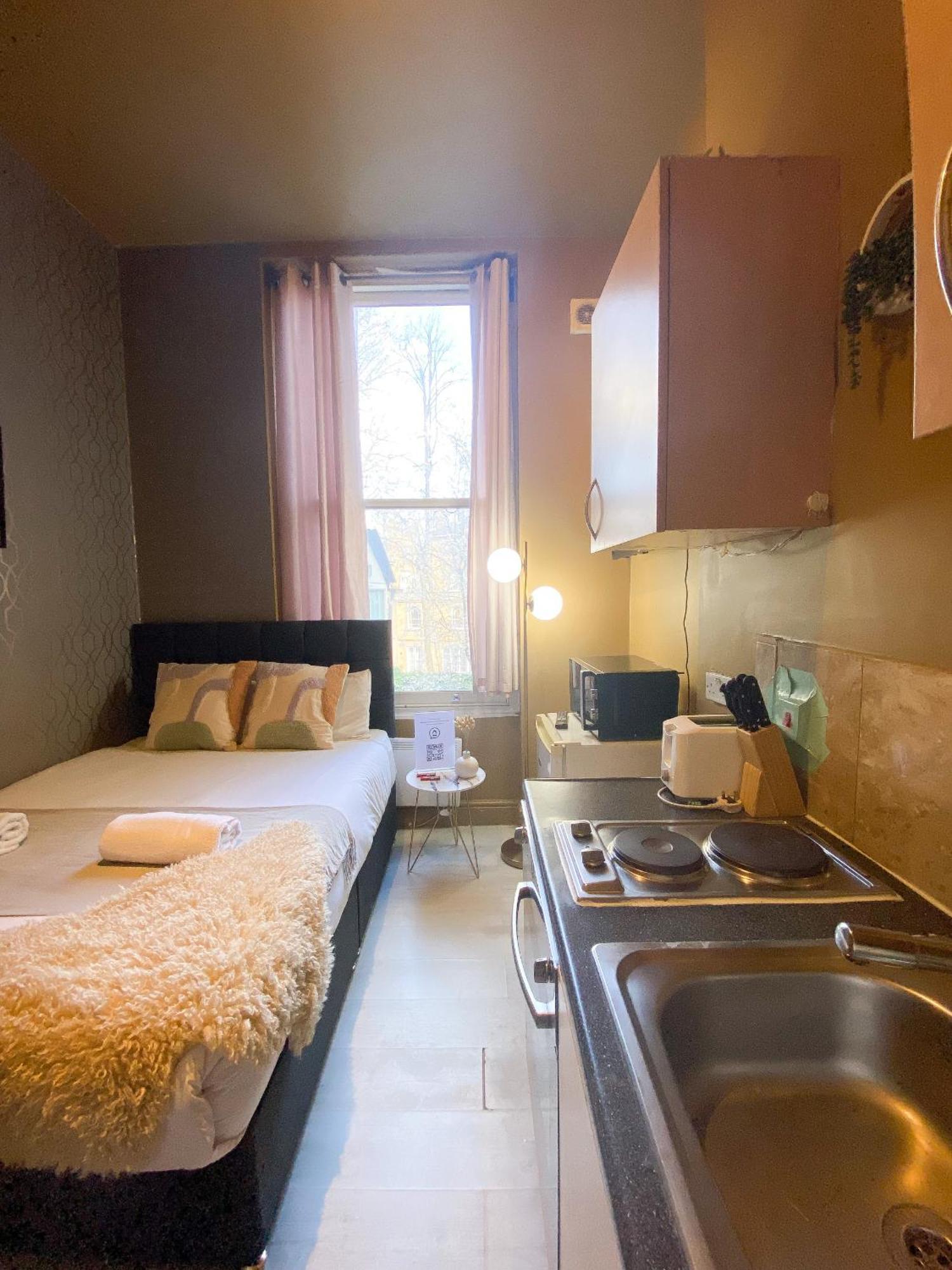 Apartment Holland Road London