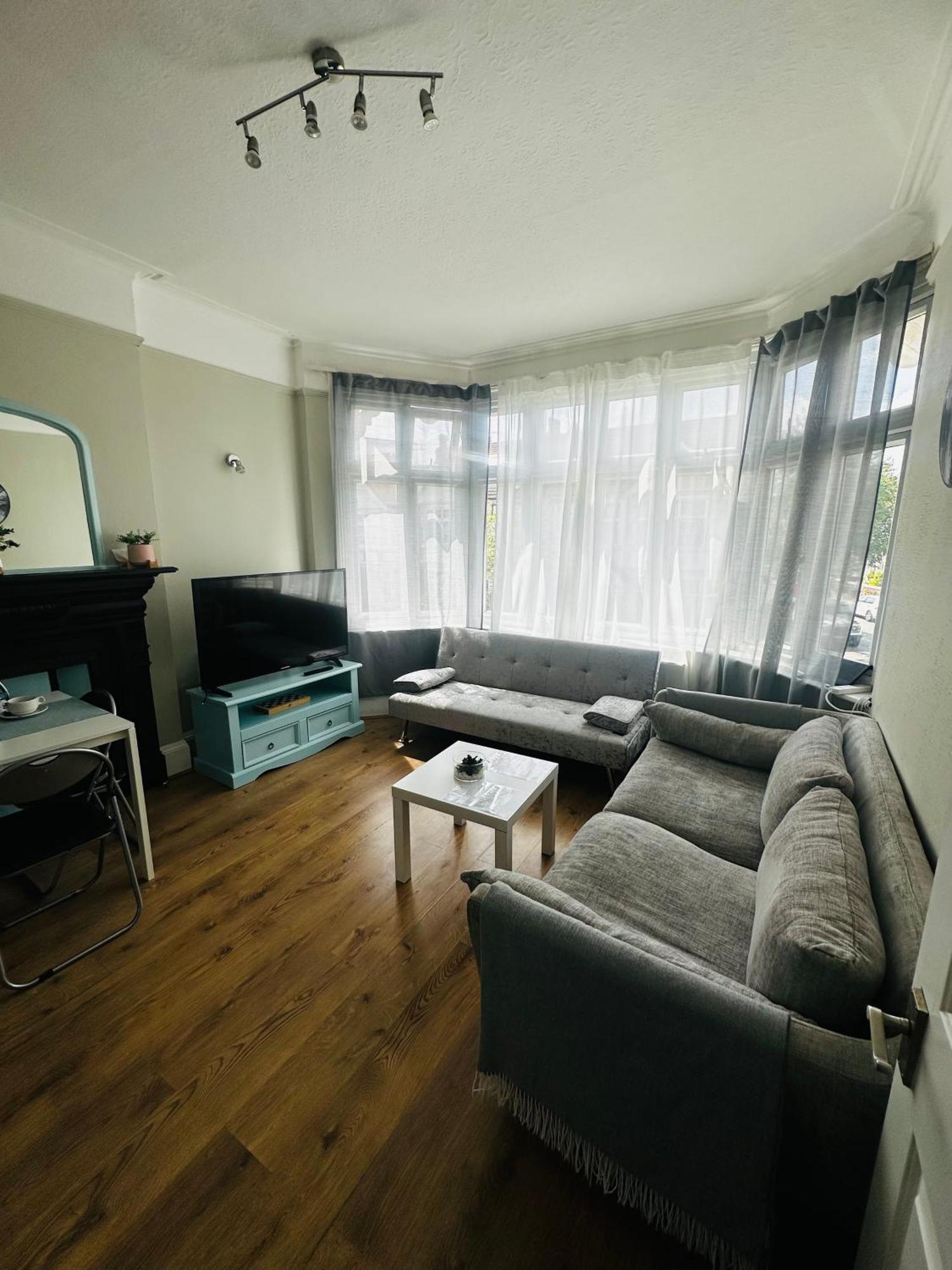 London Apartment * London