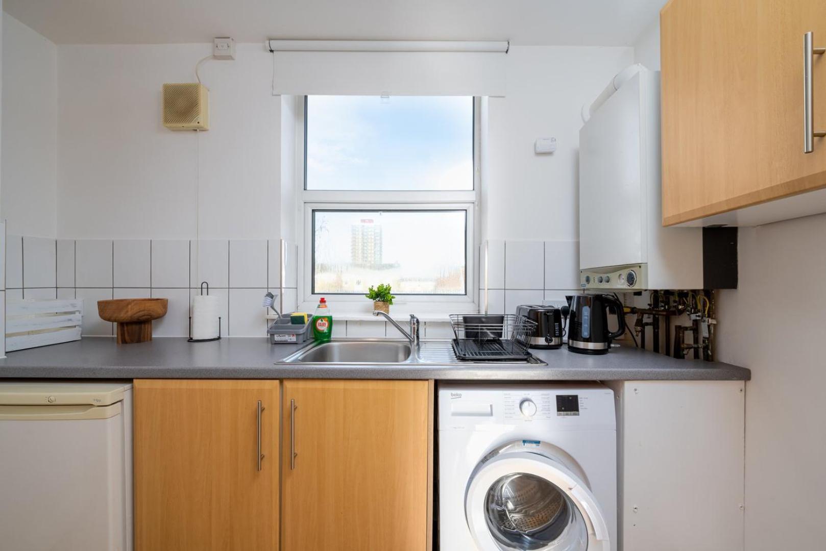 Guestready - Bow's Delight Near Stadium Lejlighed London