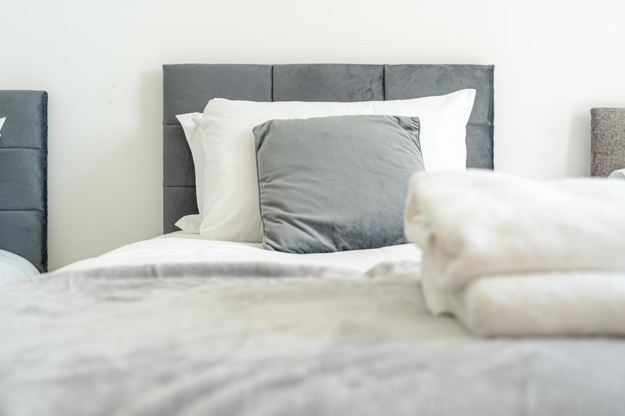 Excel Waterfront Serenity Apartment *