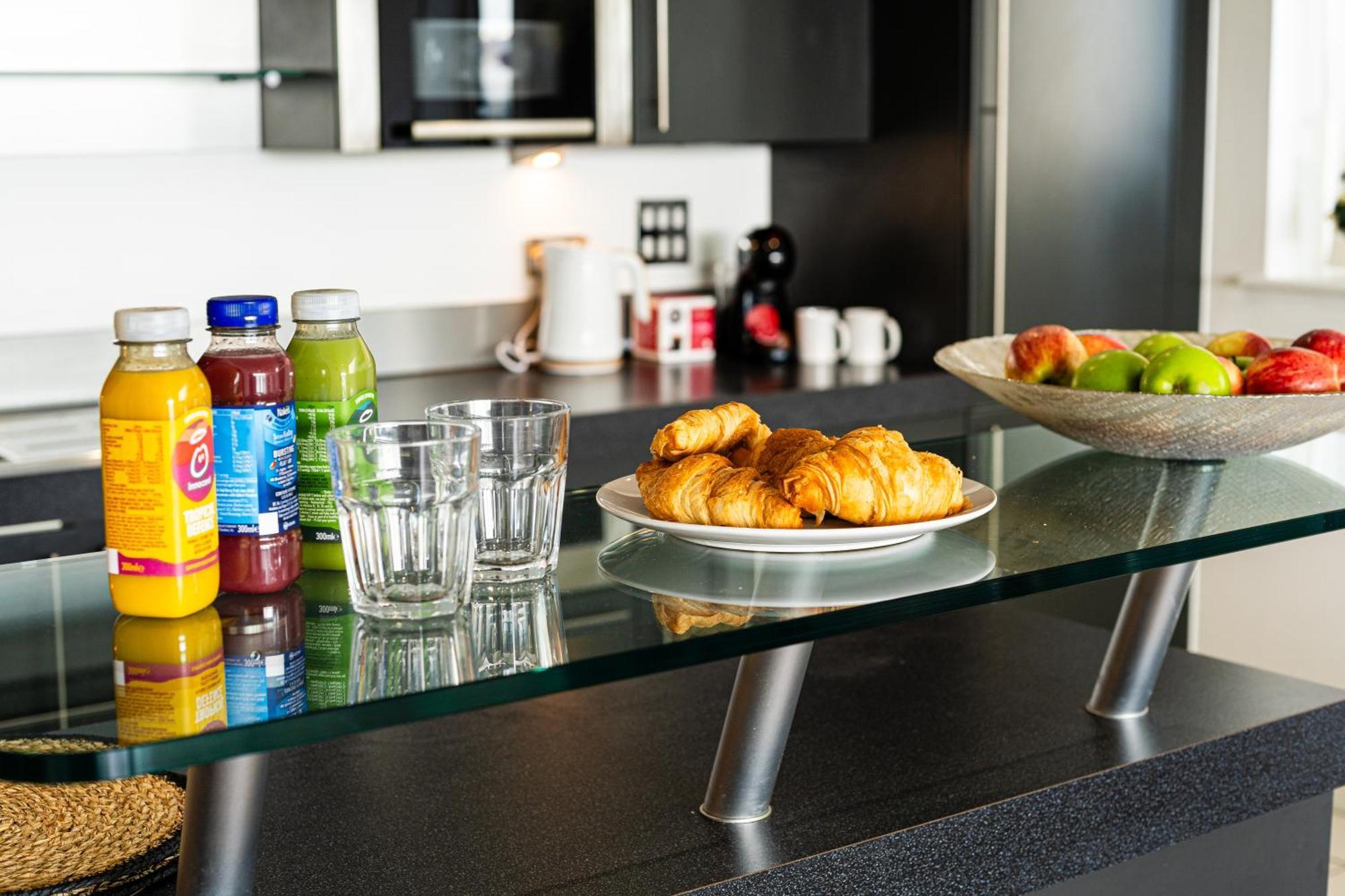 Apartment Excel Waterfront Serenity London