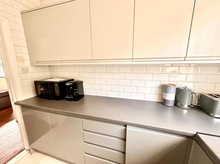 5 Bed In Se12 Leilighet London