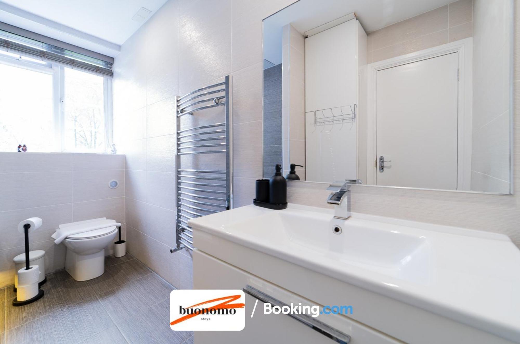 Two Bedroom By Buonomo Short Lets & Serviced In Islington London