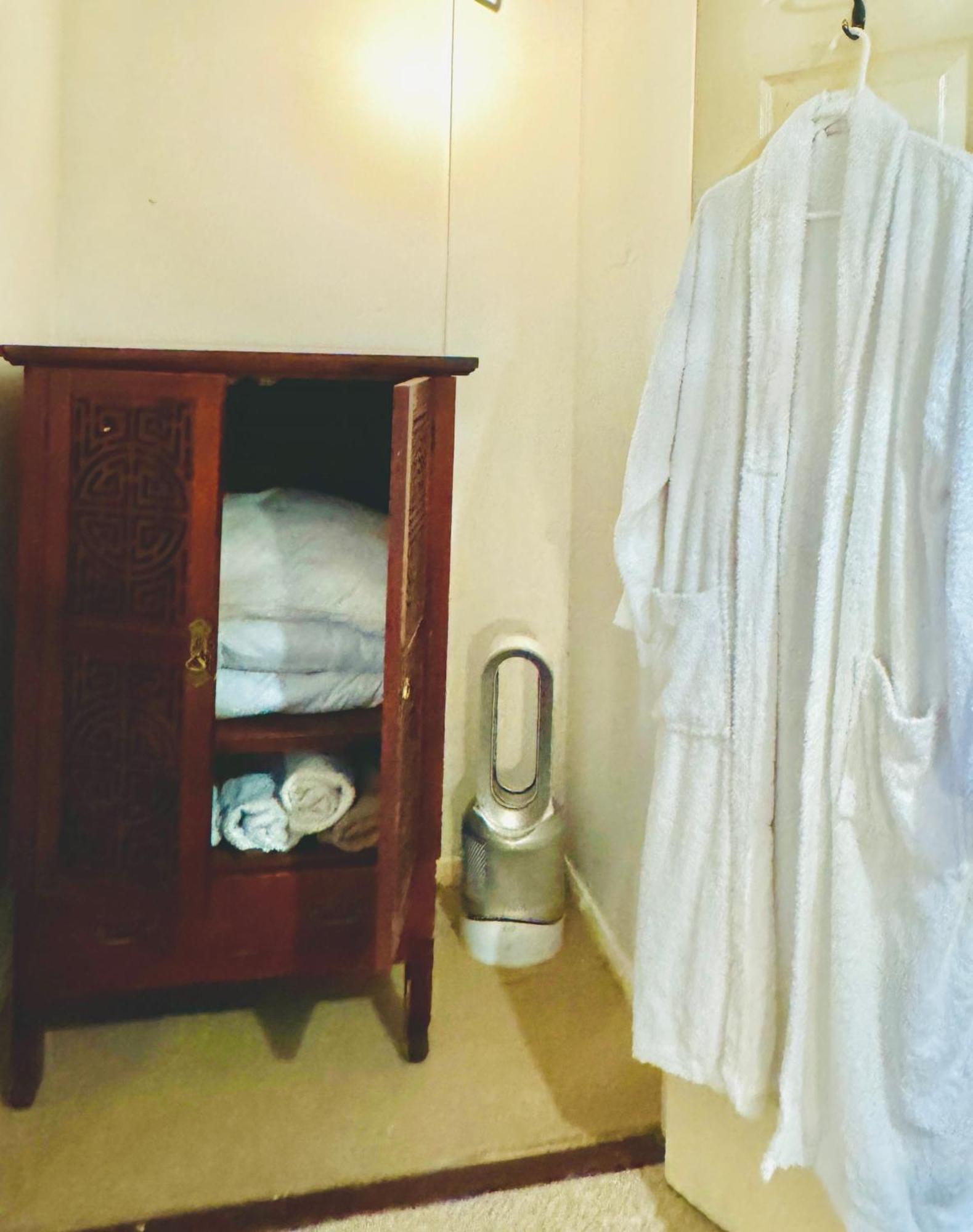 Private In A Stylish Flat Rum i privatbostad London
