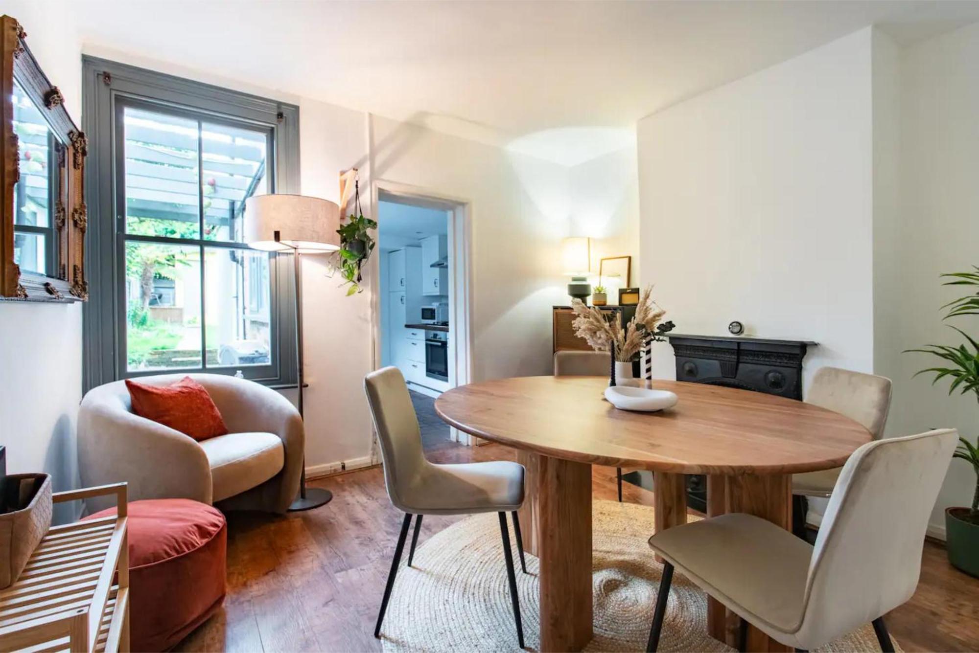 Poet's Corner - Charming Victorian Londen