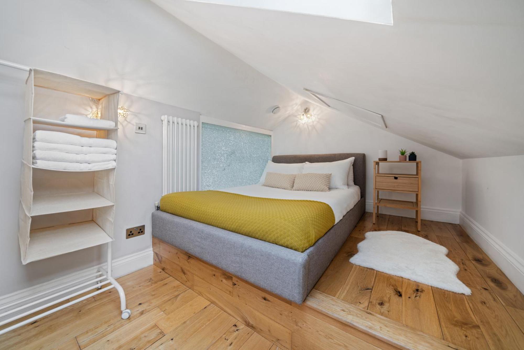 Hidden Gem In Location - Beautiful 2 Bed *