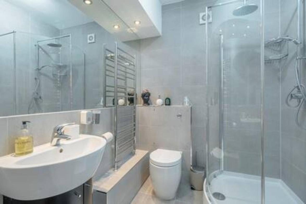 Lejlighed Location - Spacious 2bed In Front Of Hyde Park *