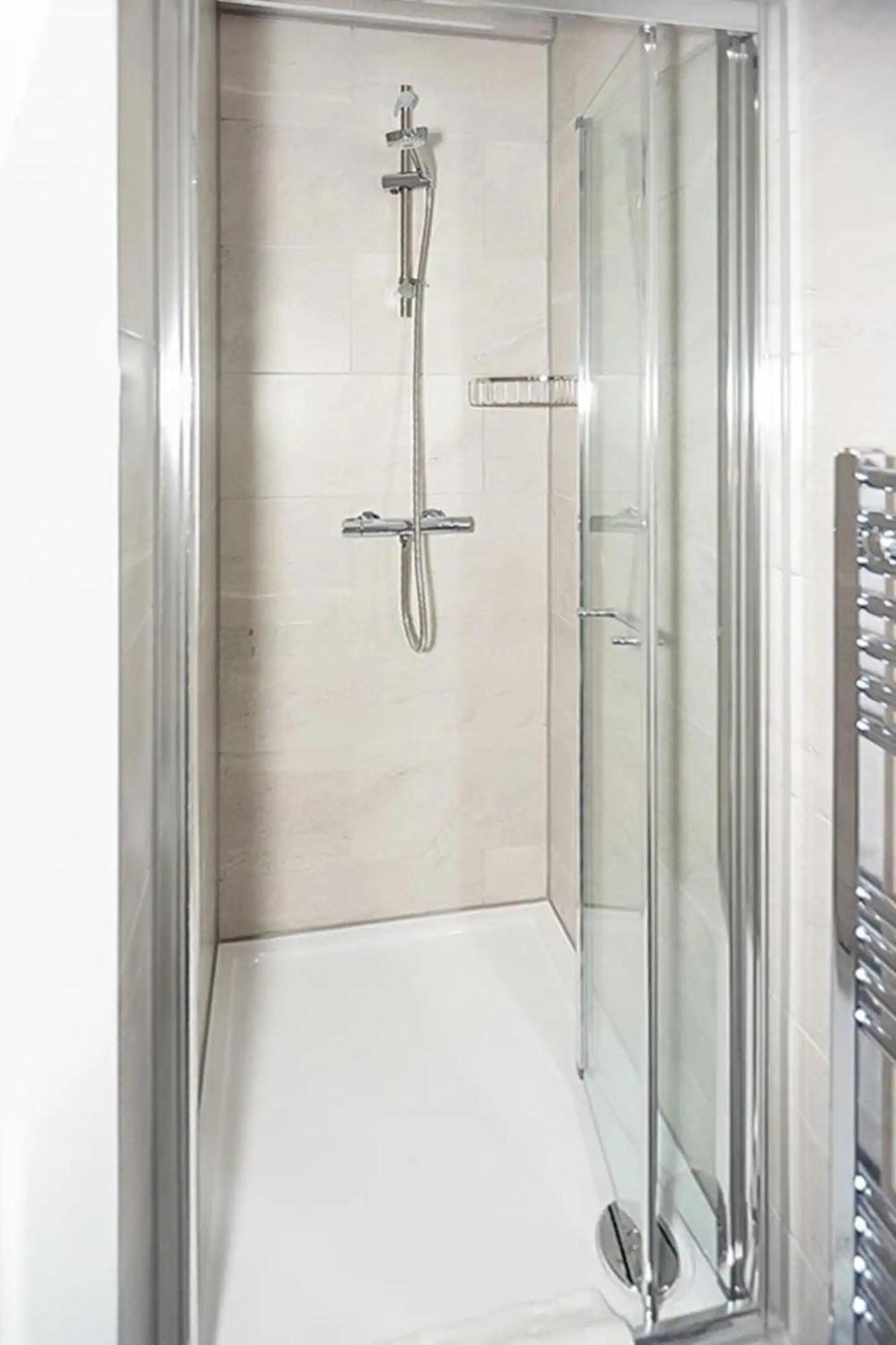 Chic Ensuite - 10% Off - 3 Min To Trains -pass The Keys * Londres