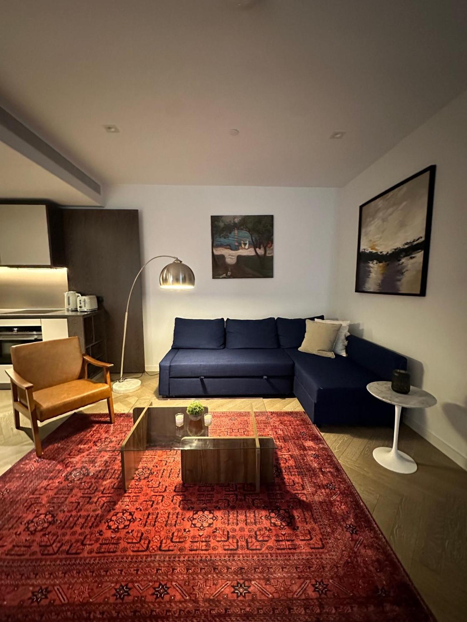 Battersea Power Station Apartment *