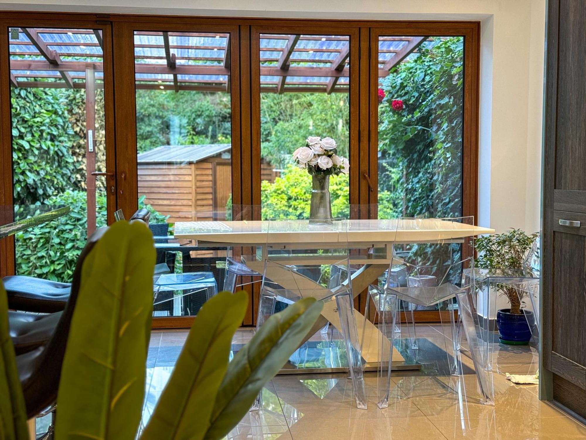Luxurious 3bed House With Bath & Garden Feriehus London