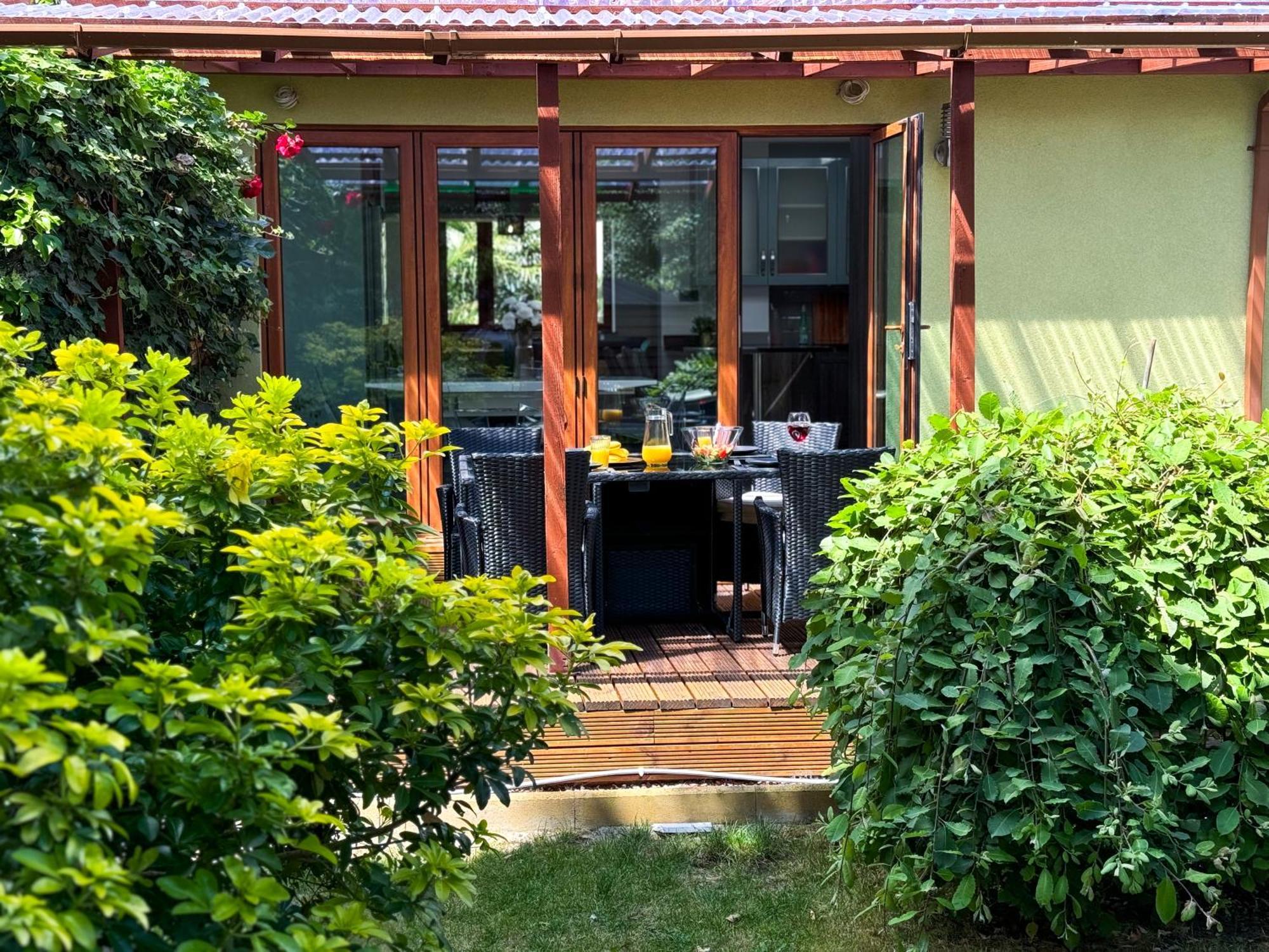 Luxurious 3bed House With Bath & Garden Feriehus *
