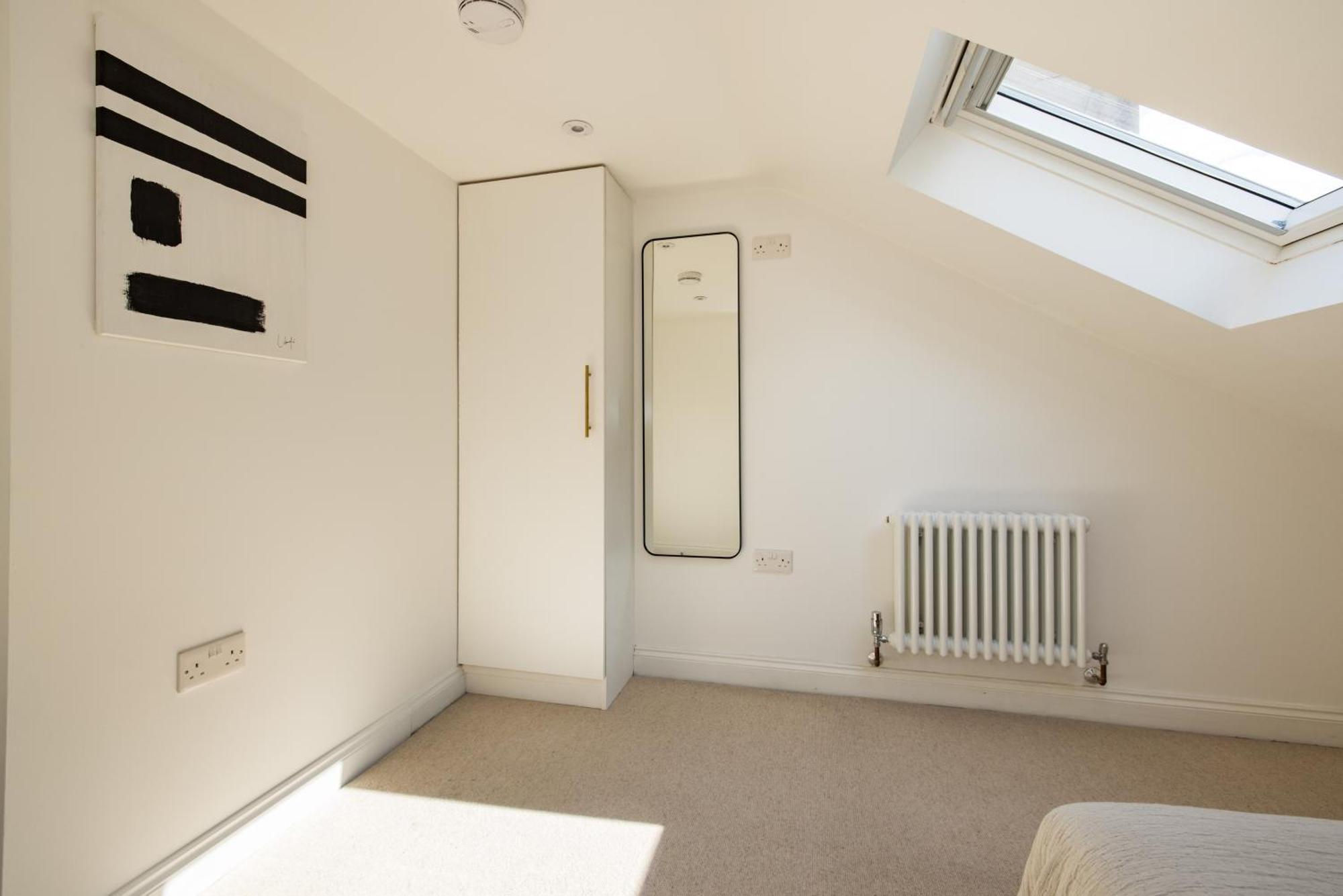 The Stratford - Dnu * London