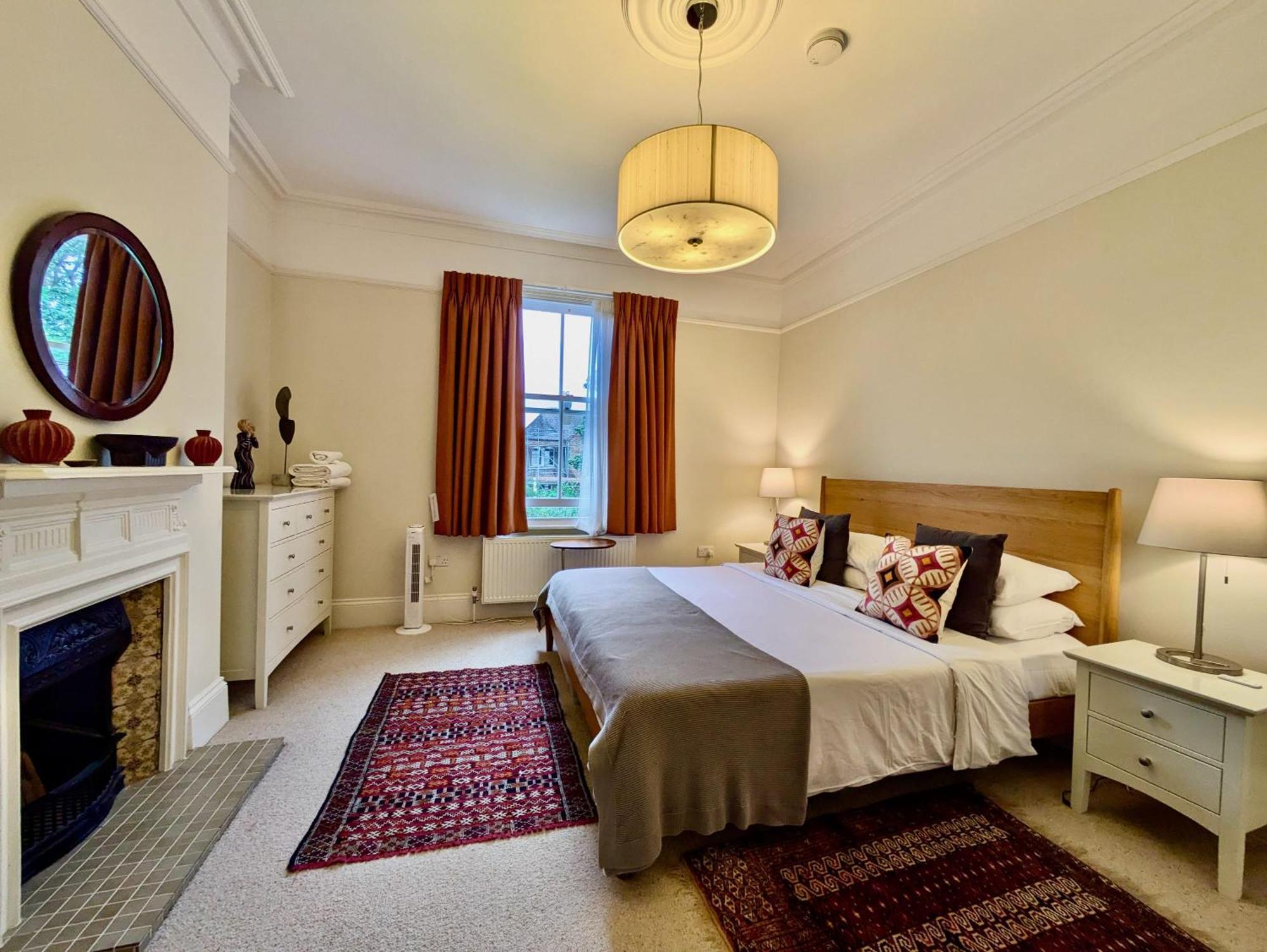 Impressive 5br Family In Leafy Vakantiehuis *