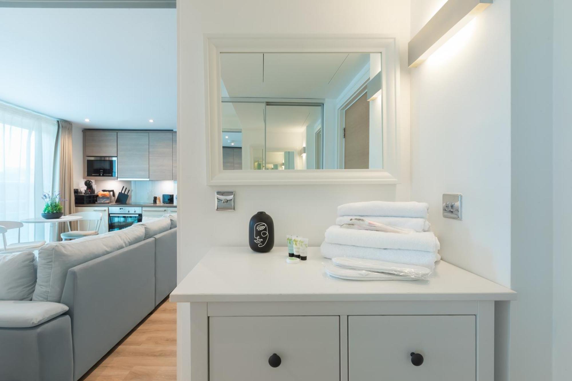 Apartment 83 Anchor House London