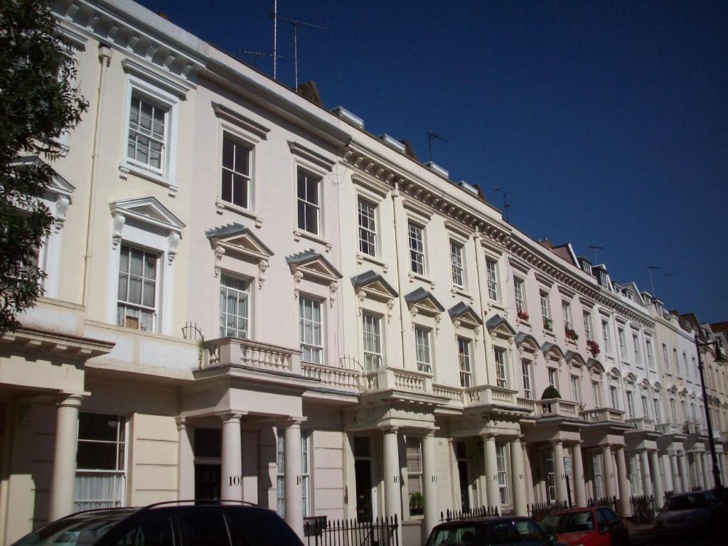 Charming In Victorian Flat Pimlico, Central * Londen