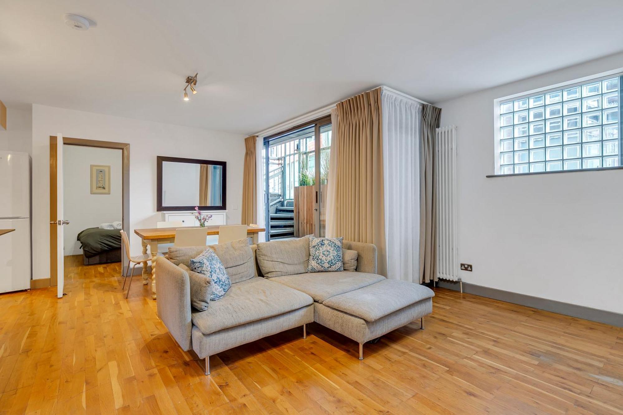Chic Near Tower Bridge Apartment *