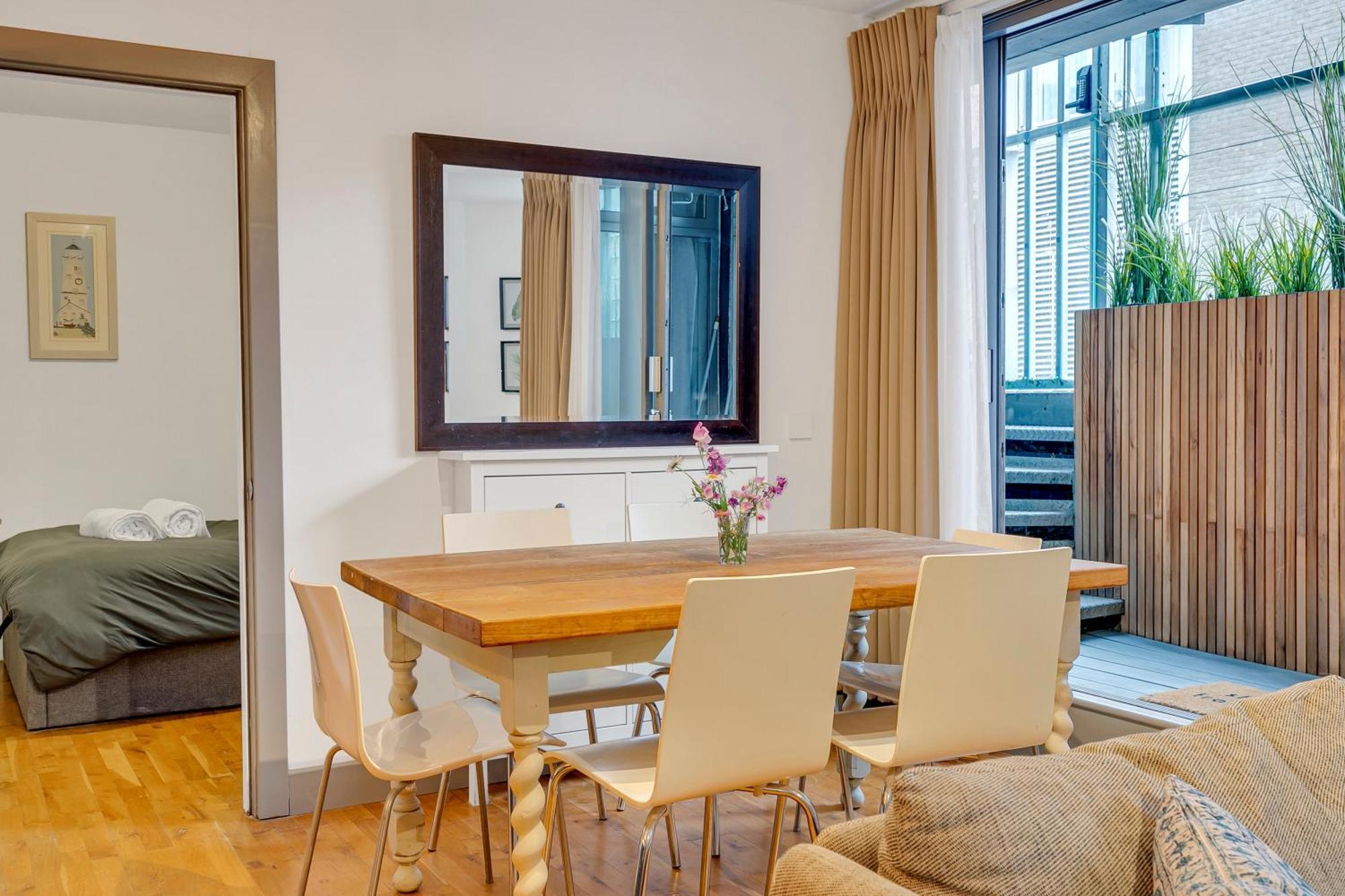 Chic Near Tower Bridge Apartment London