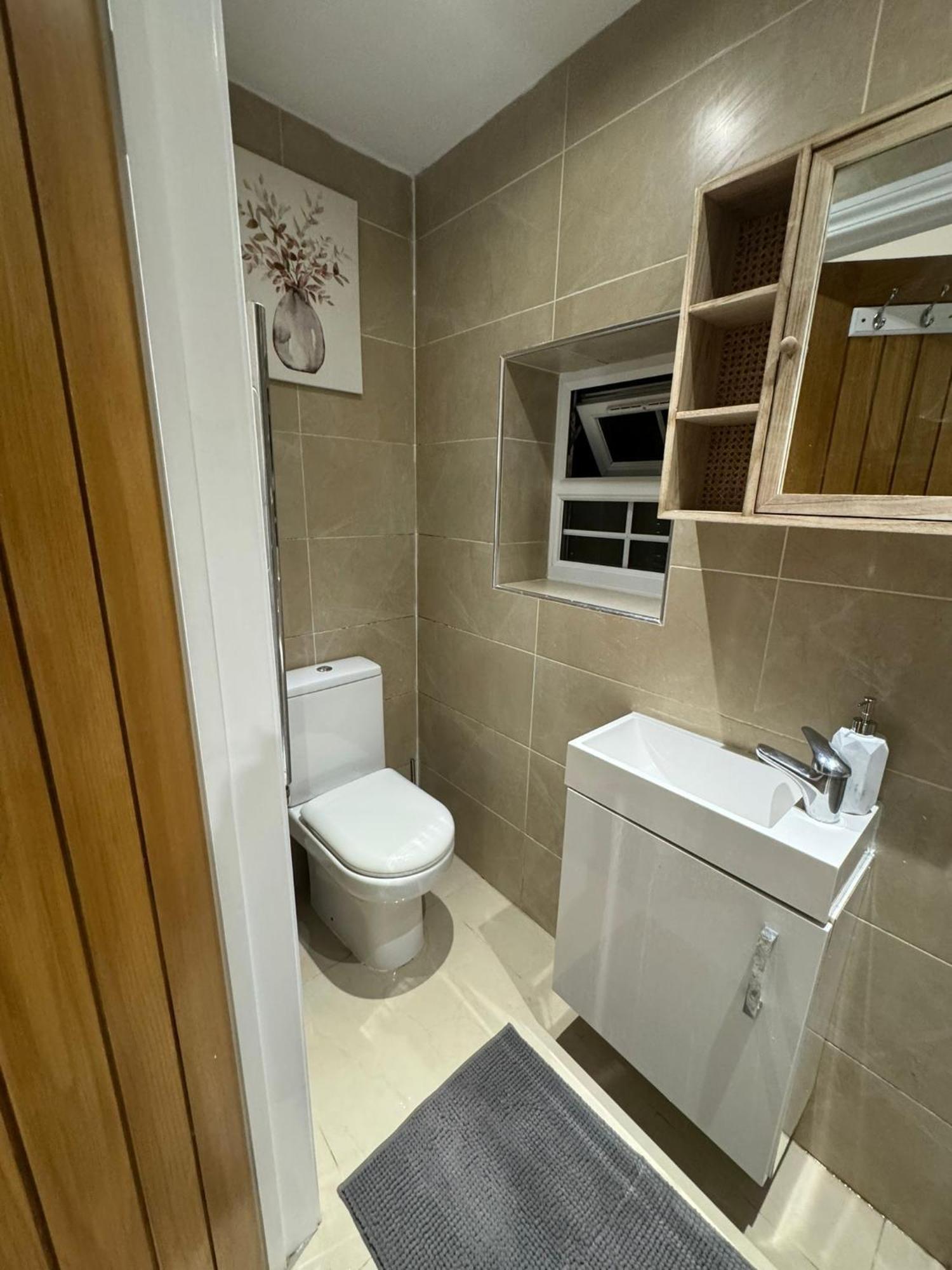 One Bedroom Flat Park Avenue Londen
