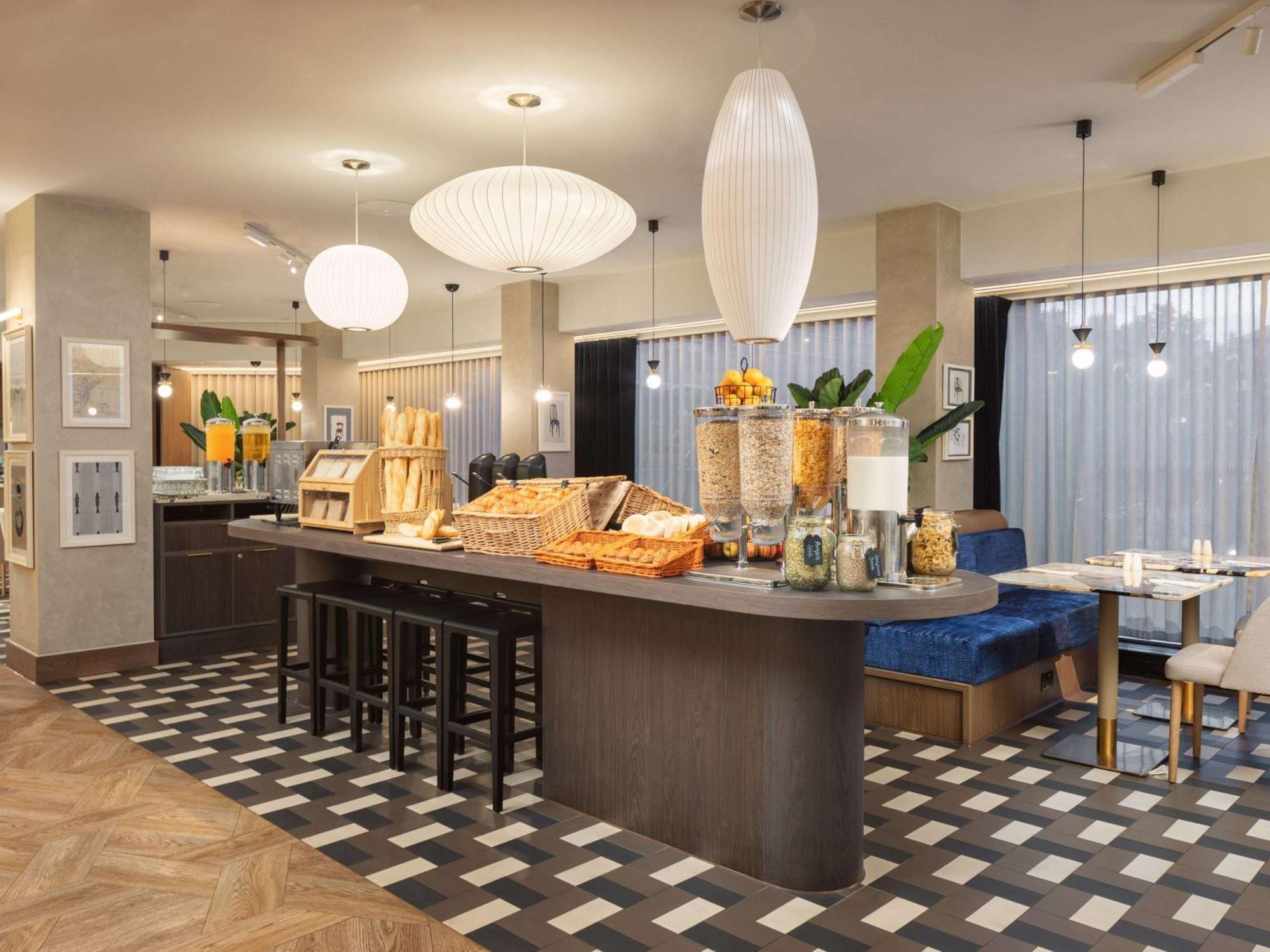 Ibis Earls Court Hotel 3*