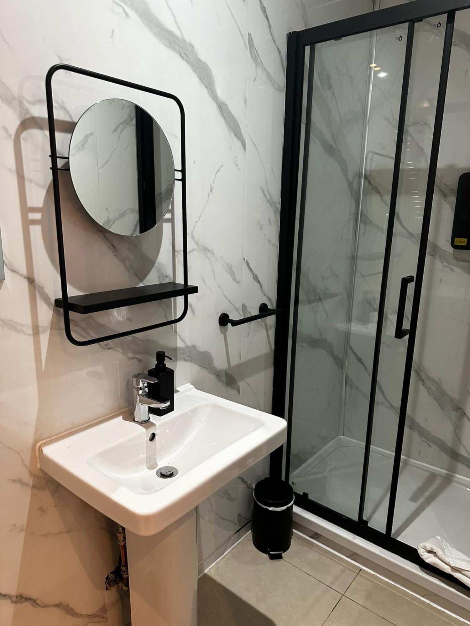 Fb4-spacious Basement Near Hyde Park Lejlighed *