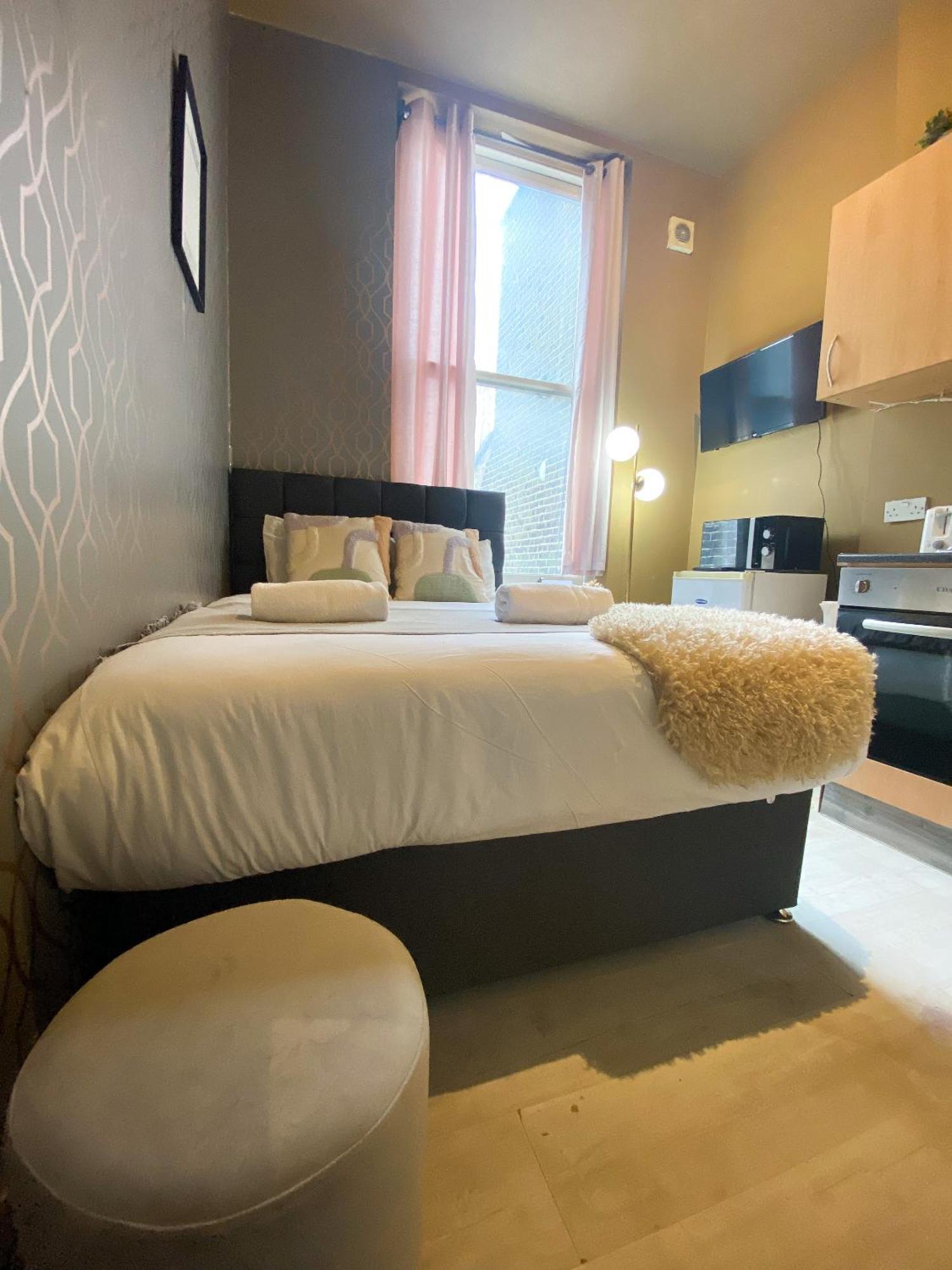 Holland Road Apartment London