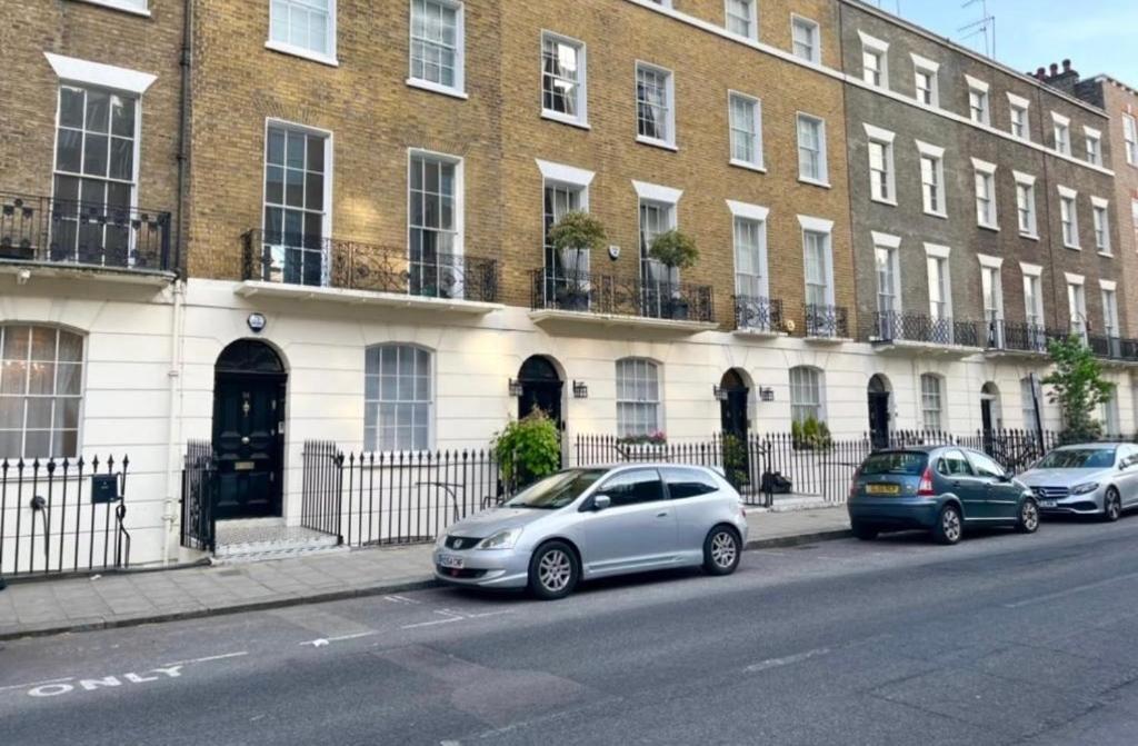 Apartment Hyde Park London