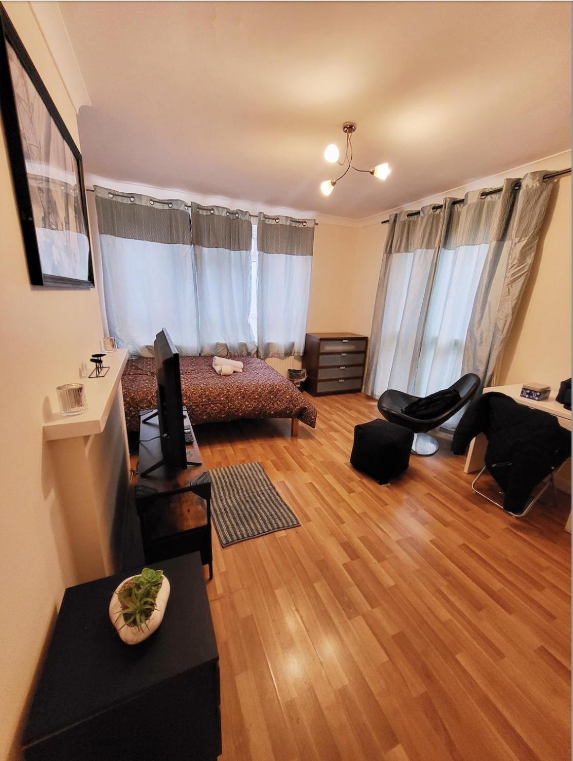 Lägenhet Huge And Affordable 3 Bedroom Flat In Hammersmith For 7 People With Welcome Breakfast London