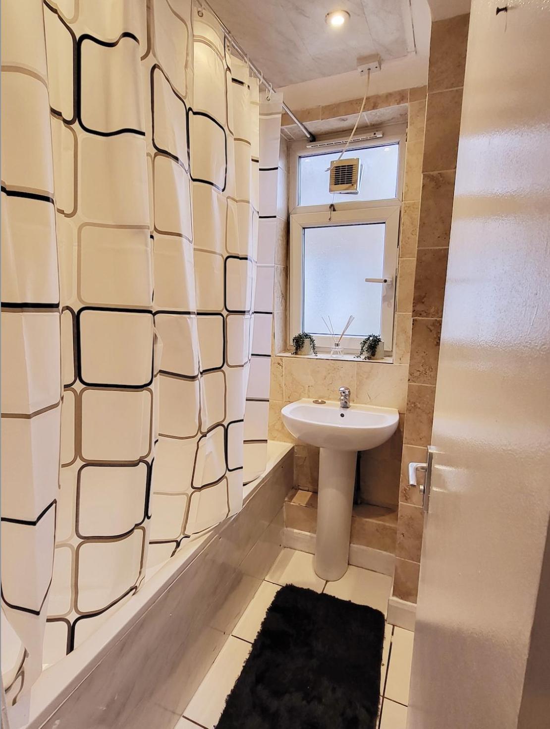 Lägenhet Huge And Affordable 3 Bedroom Flat In Hammersmith For 7 People With Welcome Breakfast London