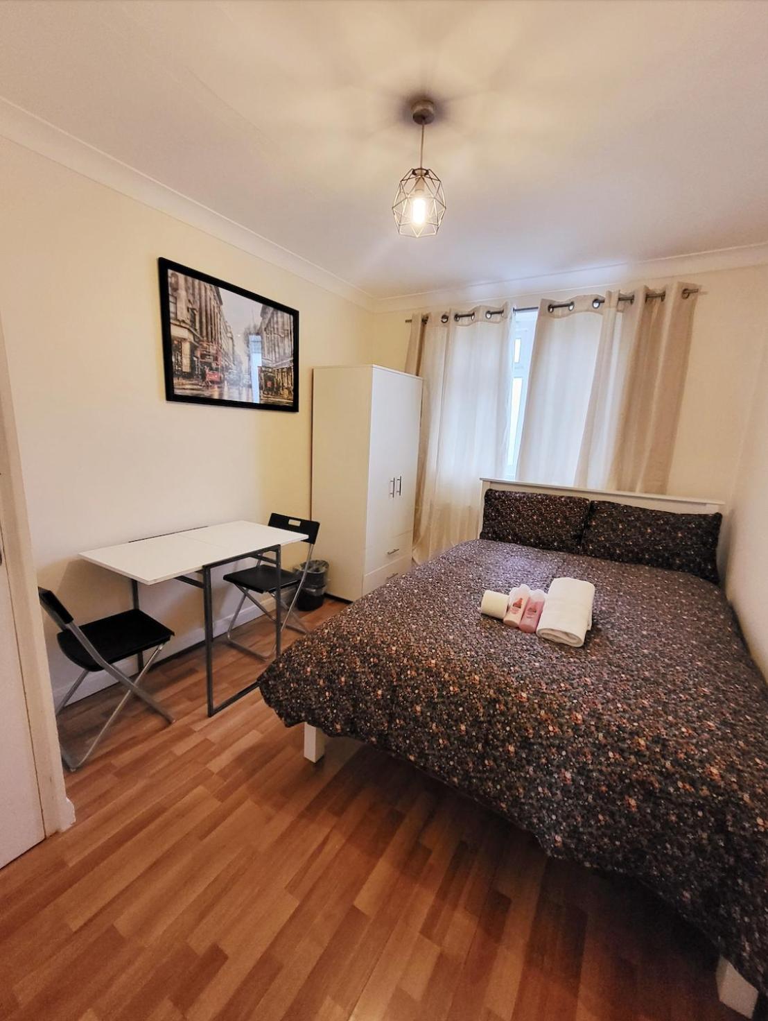 Huge And Affordable 3 Bedroom Flat In Hammersmith For 7 People With Welcome Breakfast Lägenhet
