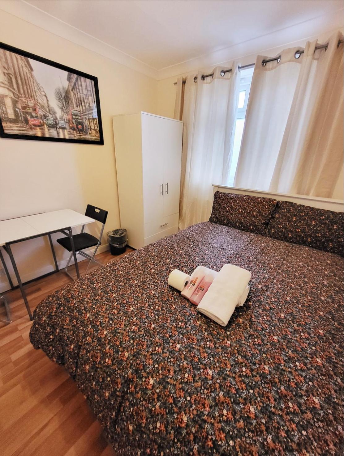 Lägenhet Huge And Affordable 3 Bedroom Flat In Hammersmith For 7 People With Welcome Breakfast *